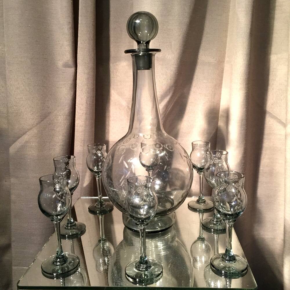 Daum nancy liqueur service 1930s 1940s 8 glasses and a smoke color carafe