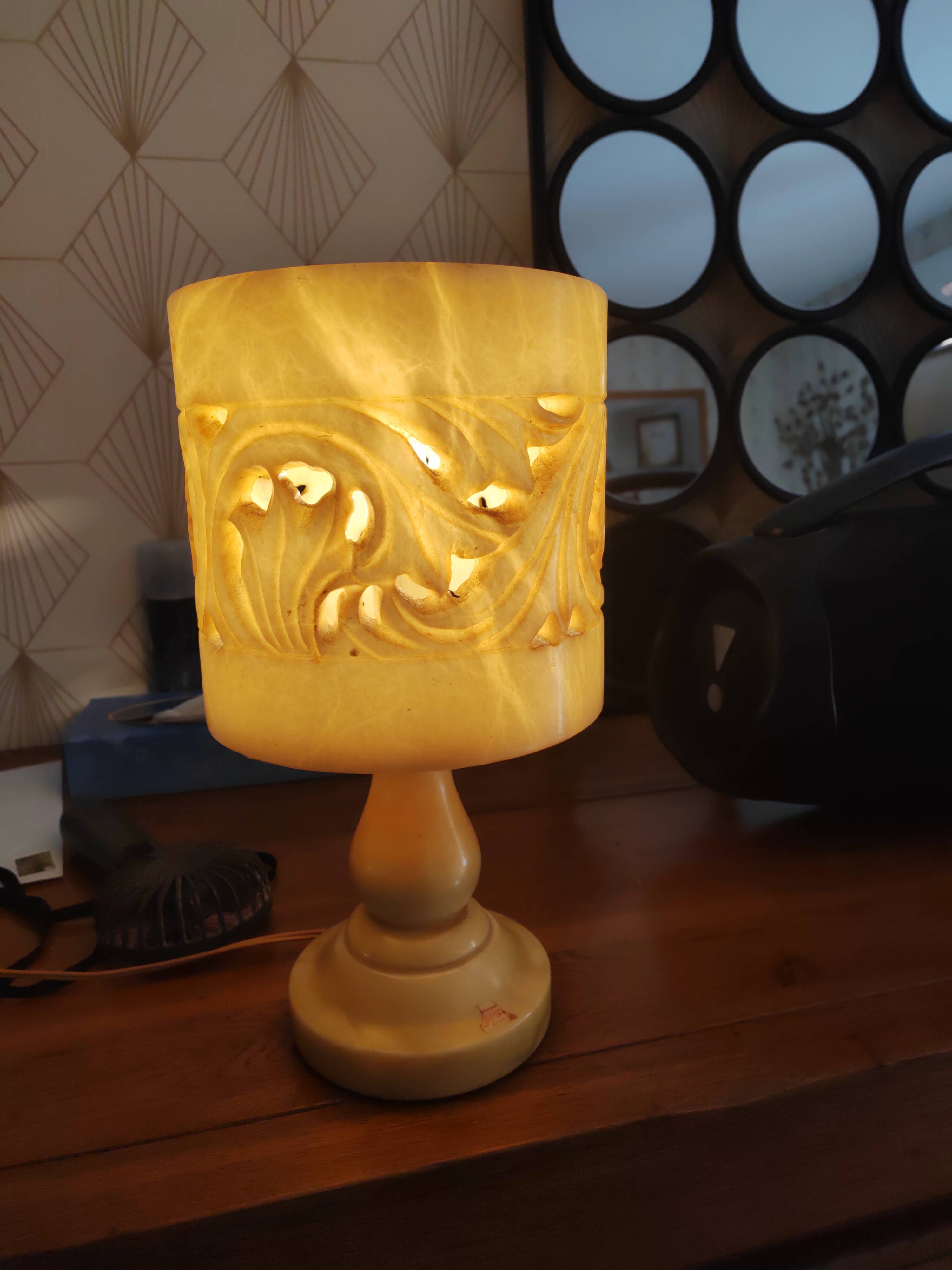 Lattice lamp in alabaster from Alfaro