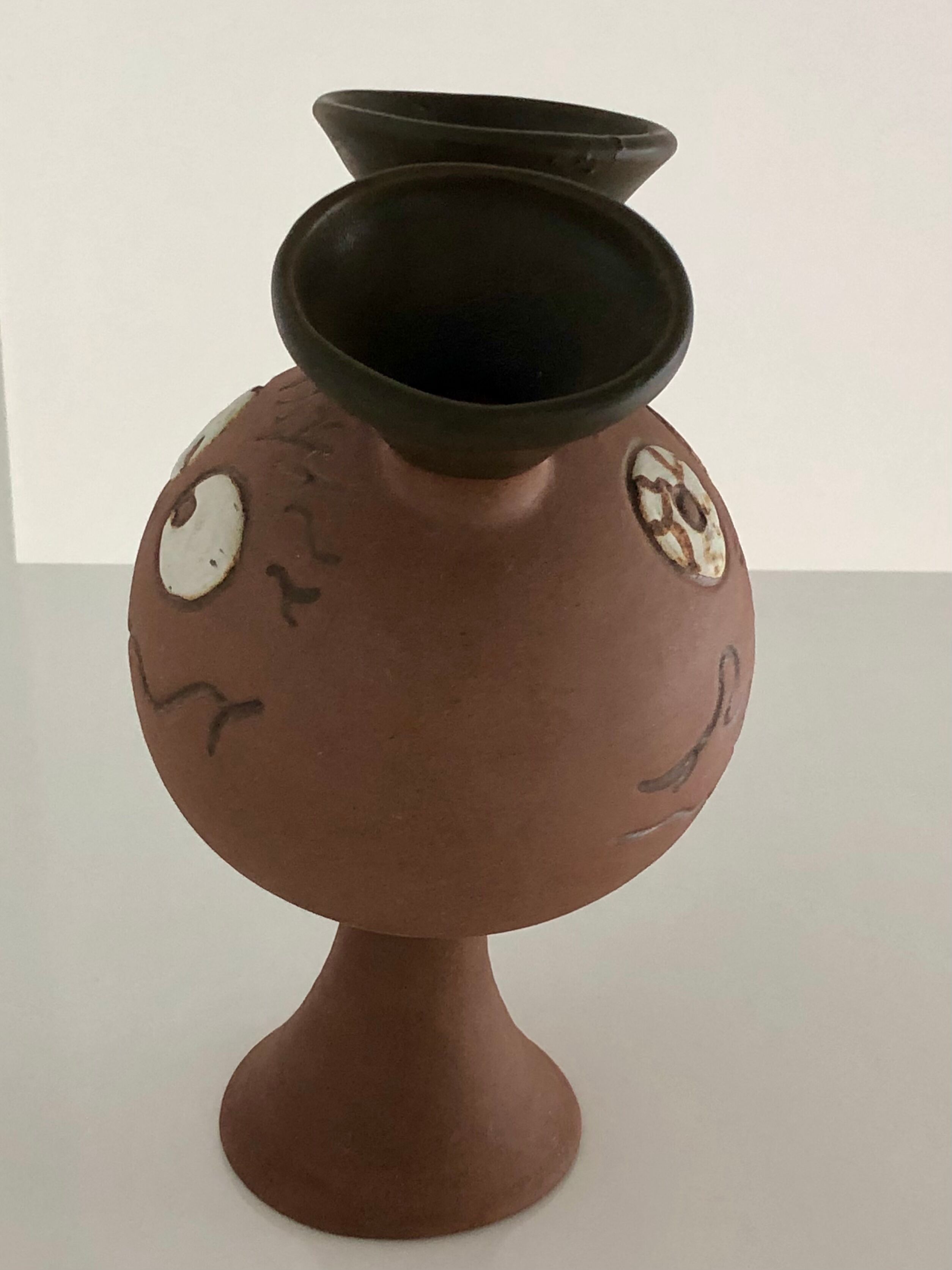 Anthropomorphic ceramic vase made by hand in. California by Stoneware Designs West, 1960-70