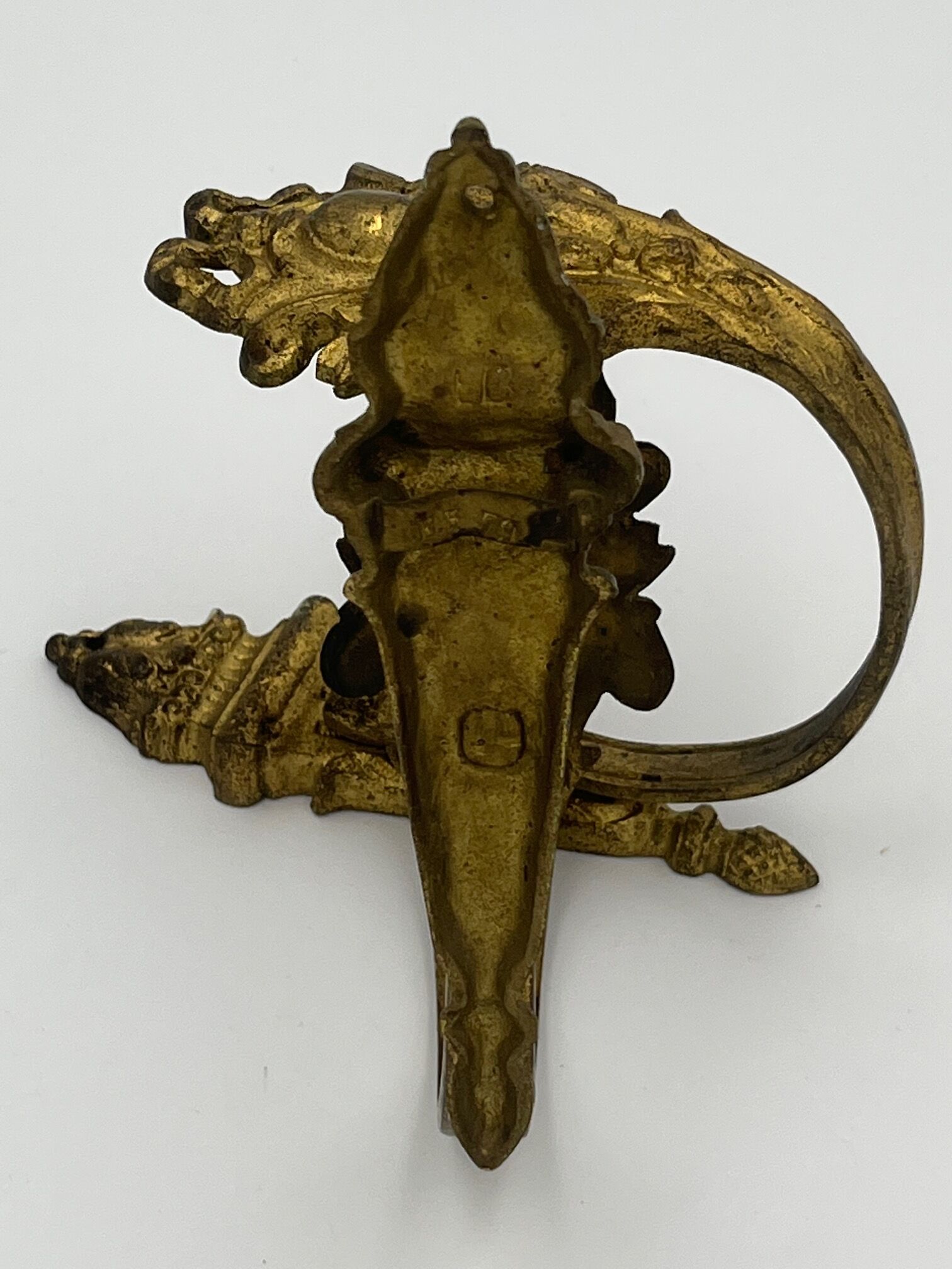 Pair of golden bronze kiss holders Rocaille style