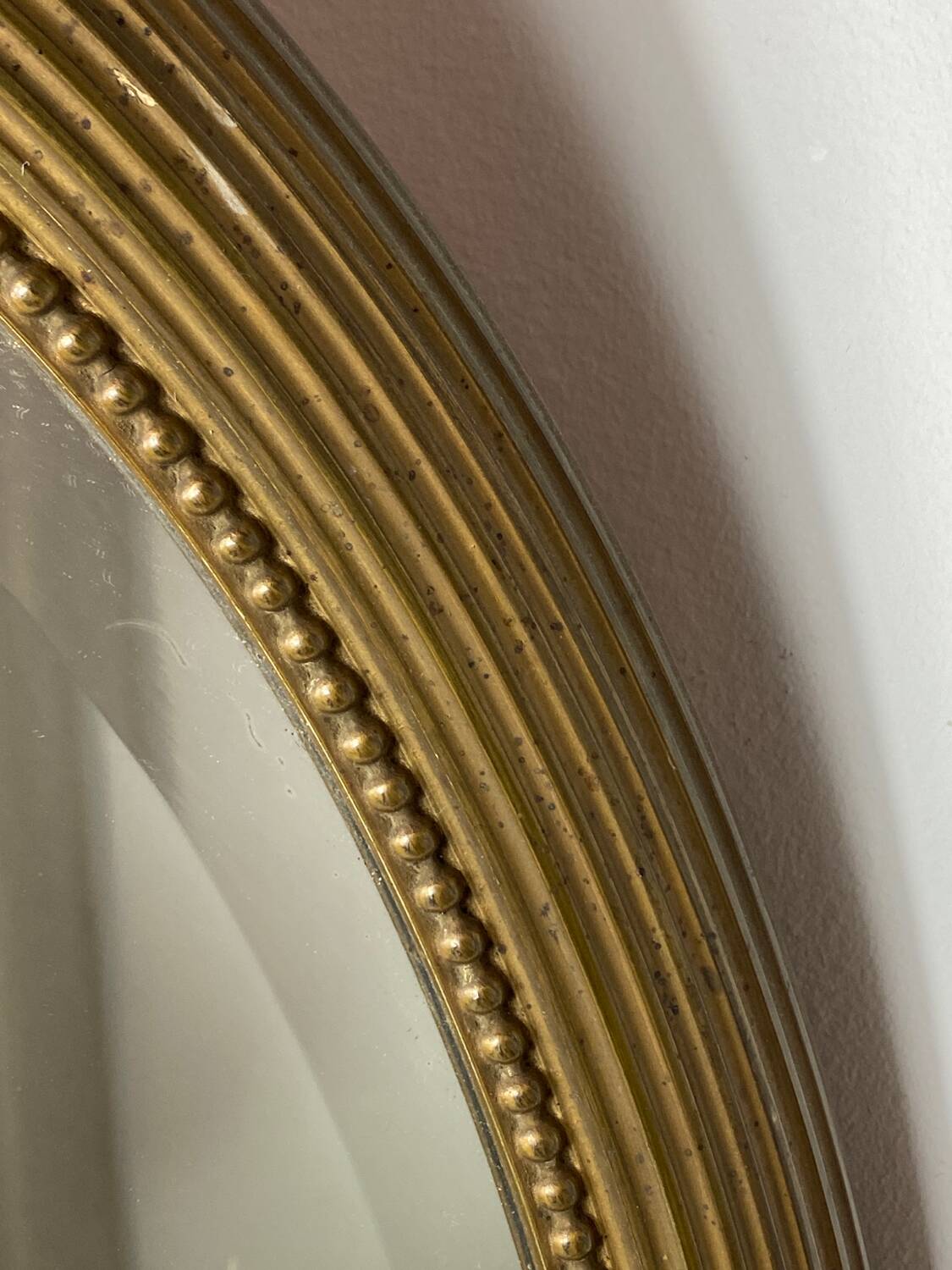 Miroir ovale ancien en bois
