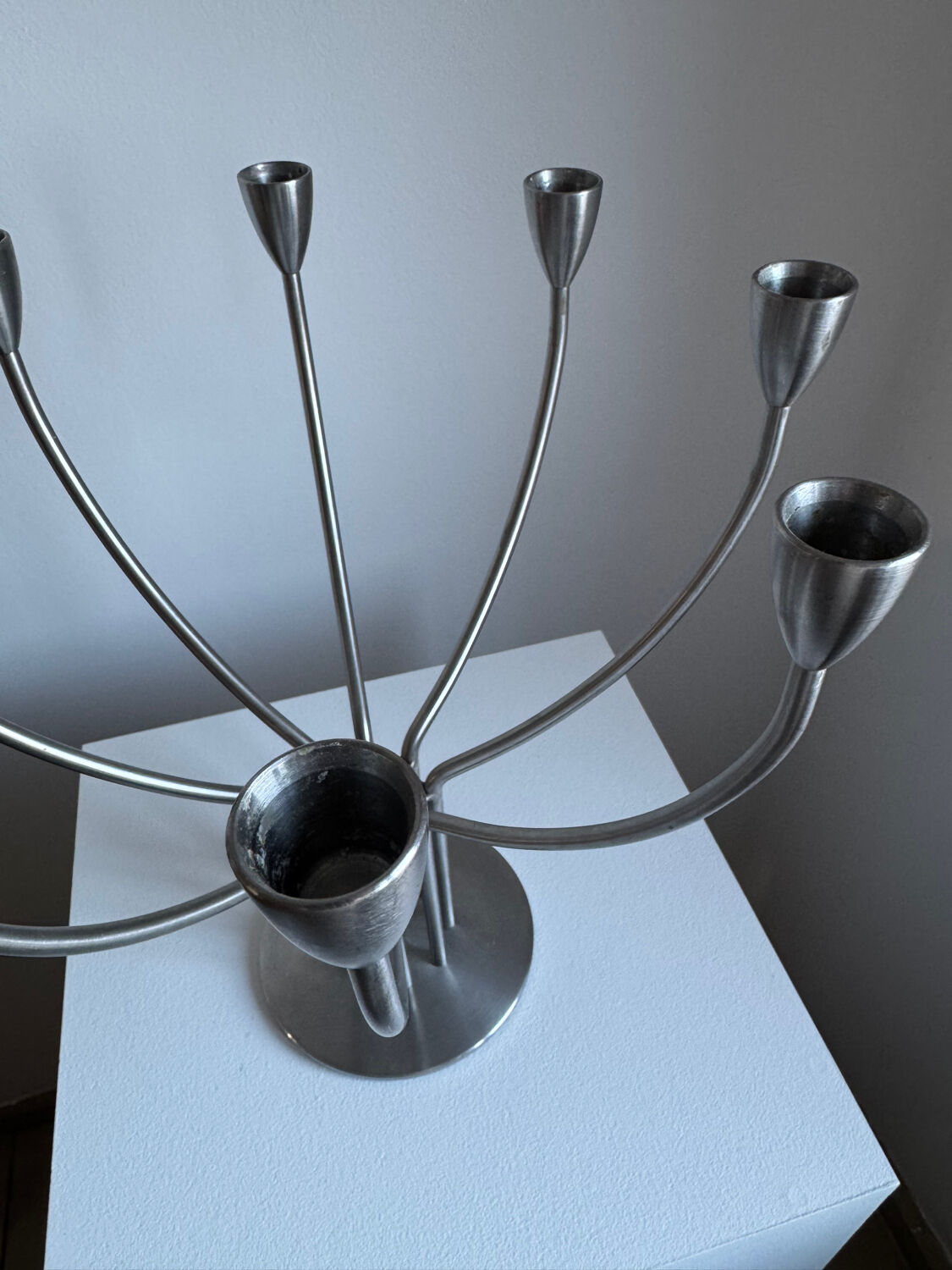 Candelabre en métal scandinave moderniste suédois vintage : milieu du siècle M