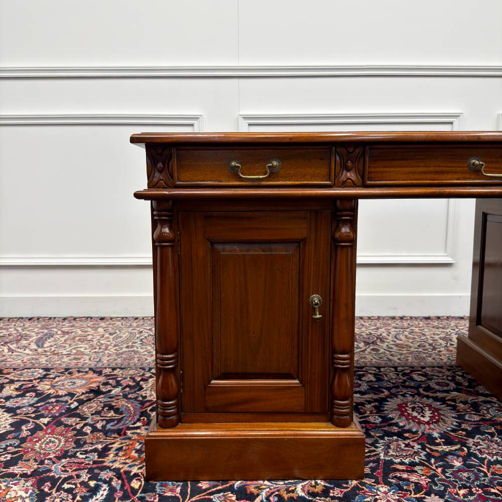 Classic English Desk Brown Leather