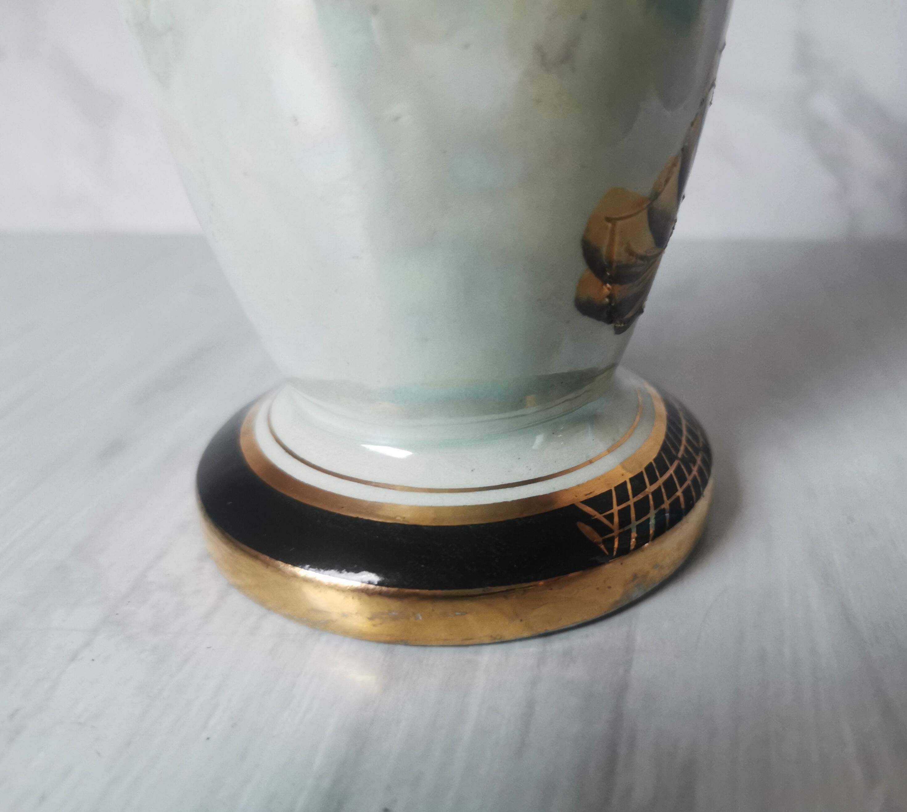 Ceramic hummingbird vase by Bequet