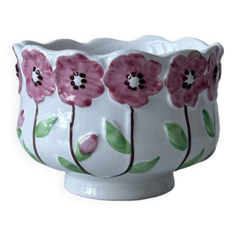 Cache pot in slip of pink flowers