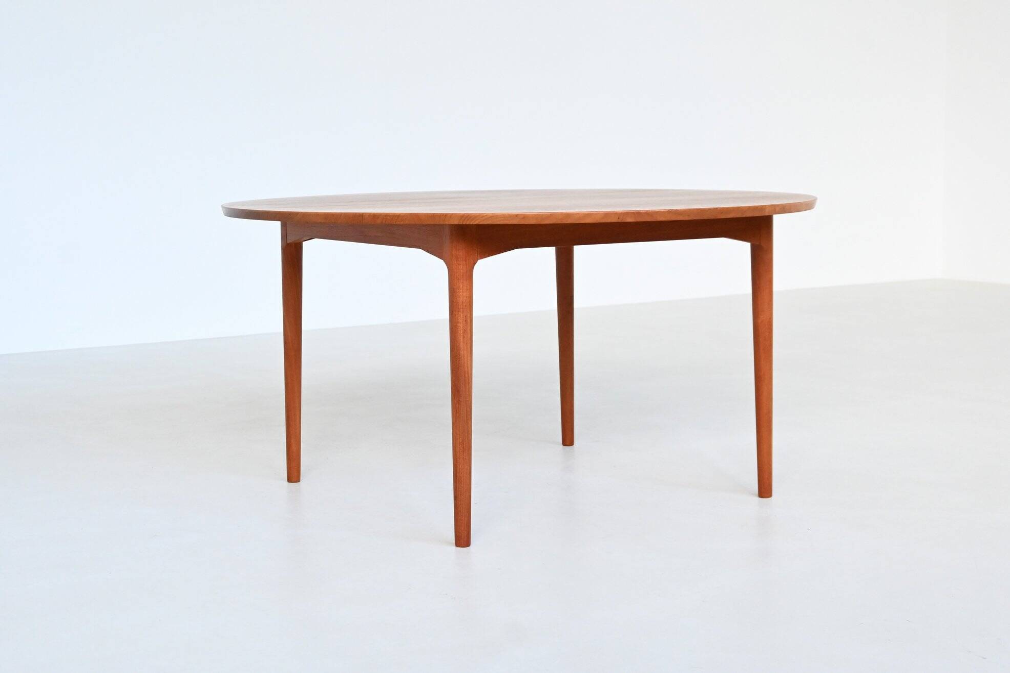 France & Son round dining table in teak Cado Denmark 1960