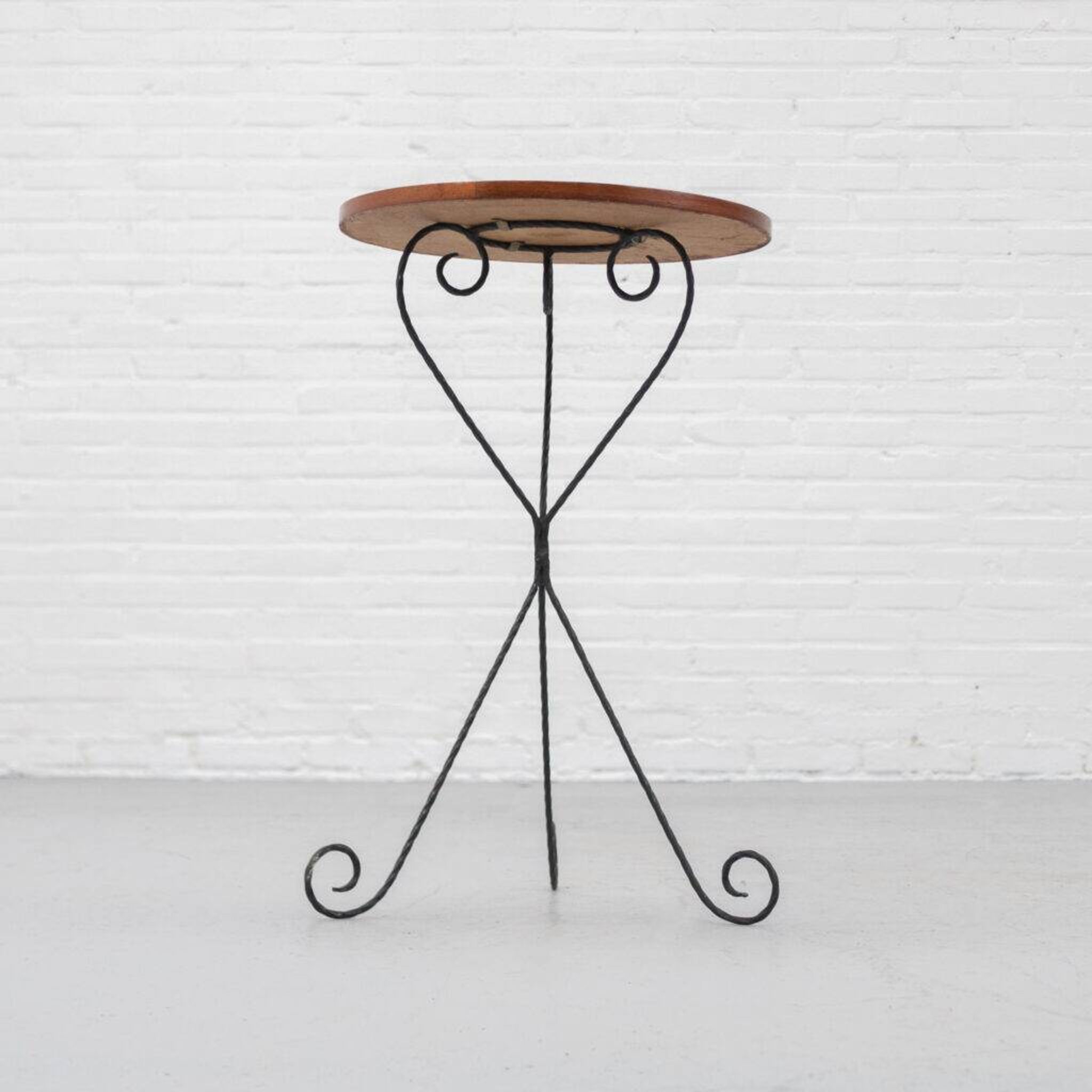 Table d'appoint en fer forgé des années 1960