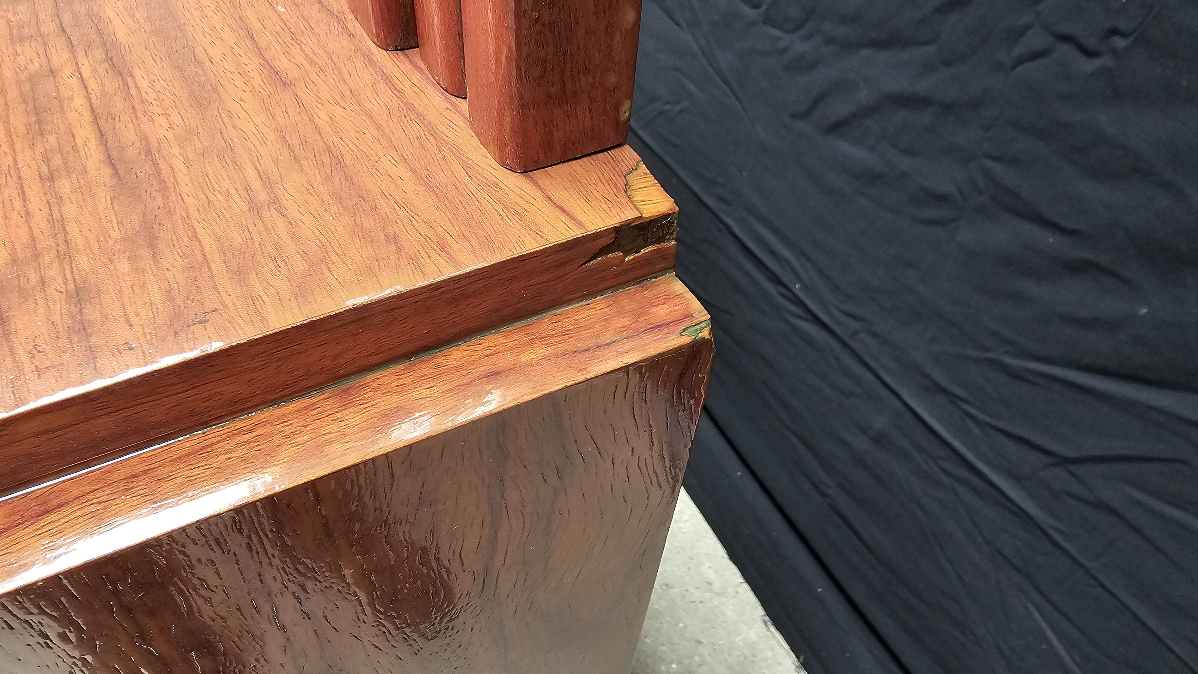 Art Deco buffet by Saddier & Fils in solid rosewood and veneer.