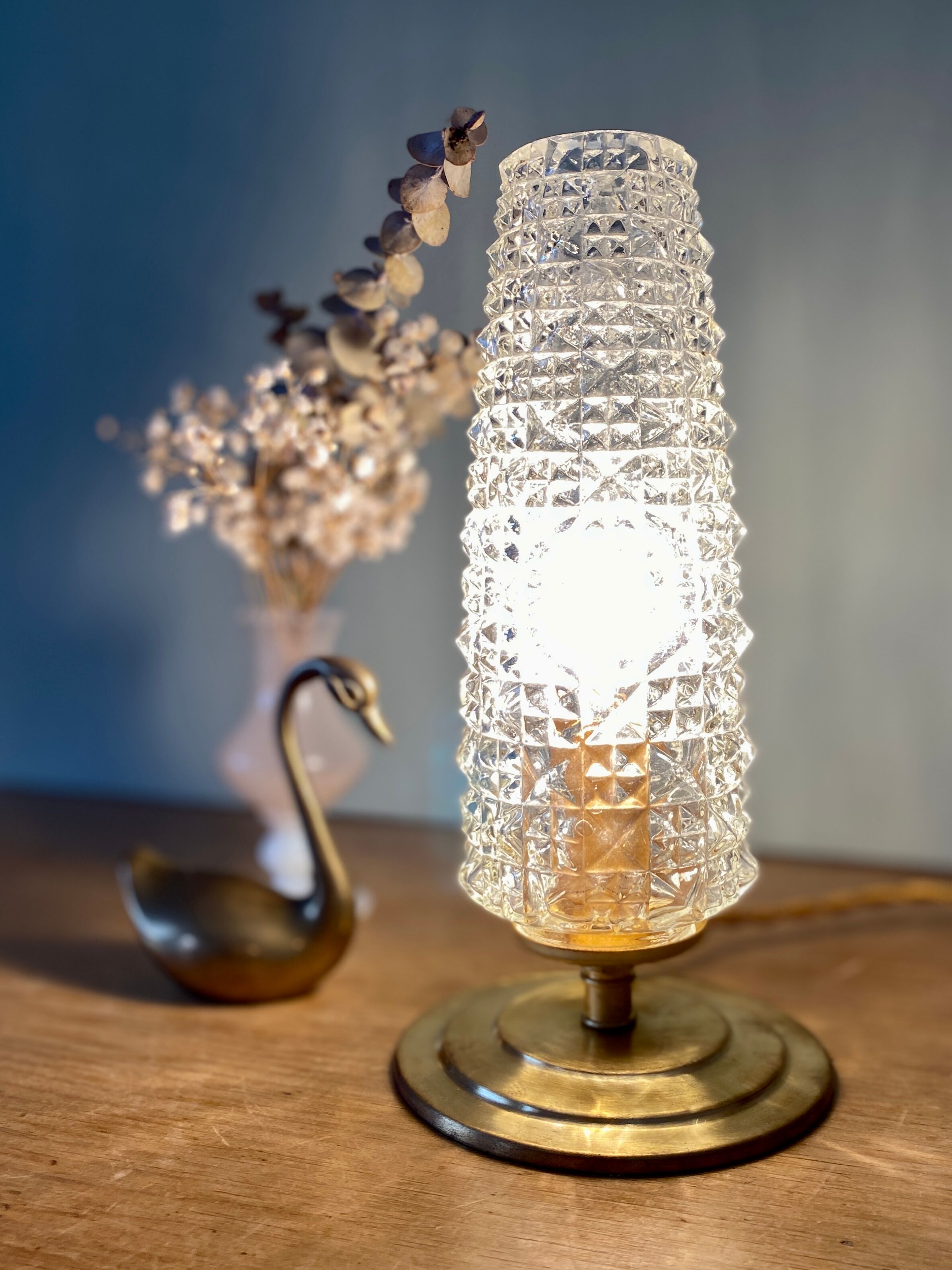 Vintage tulip table lamp in molded glass