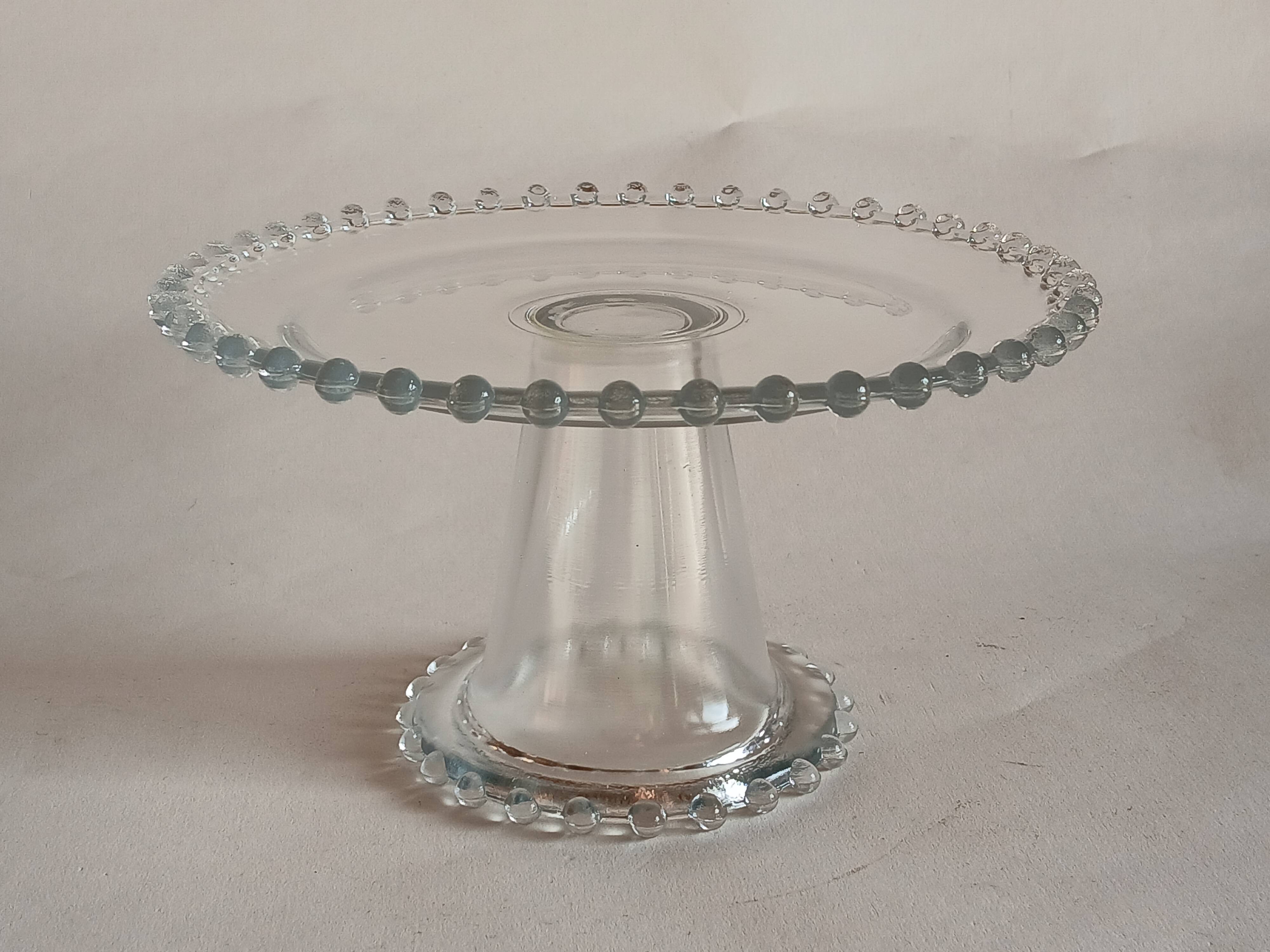 Glass cake dish