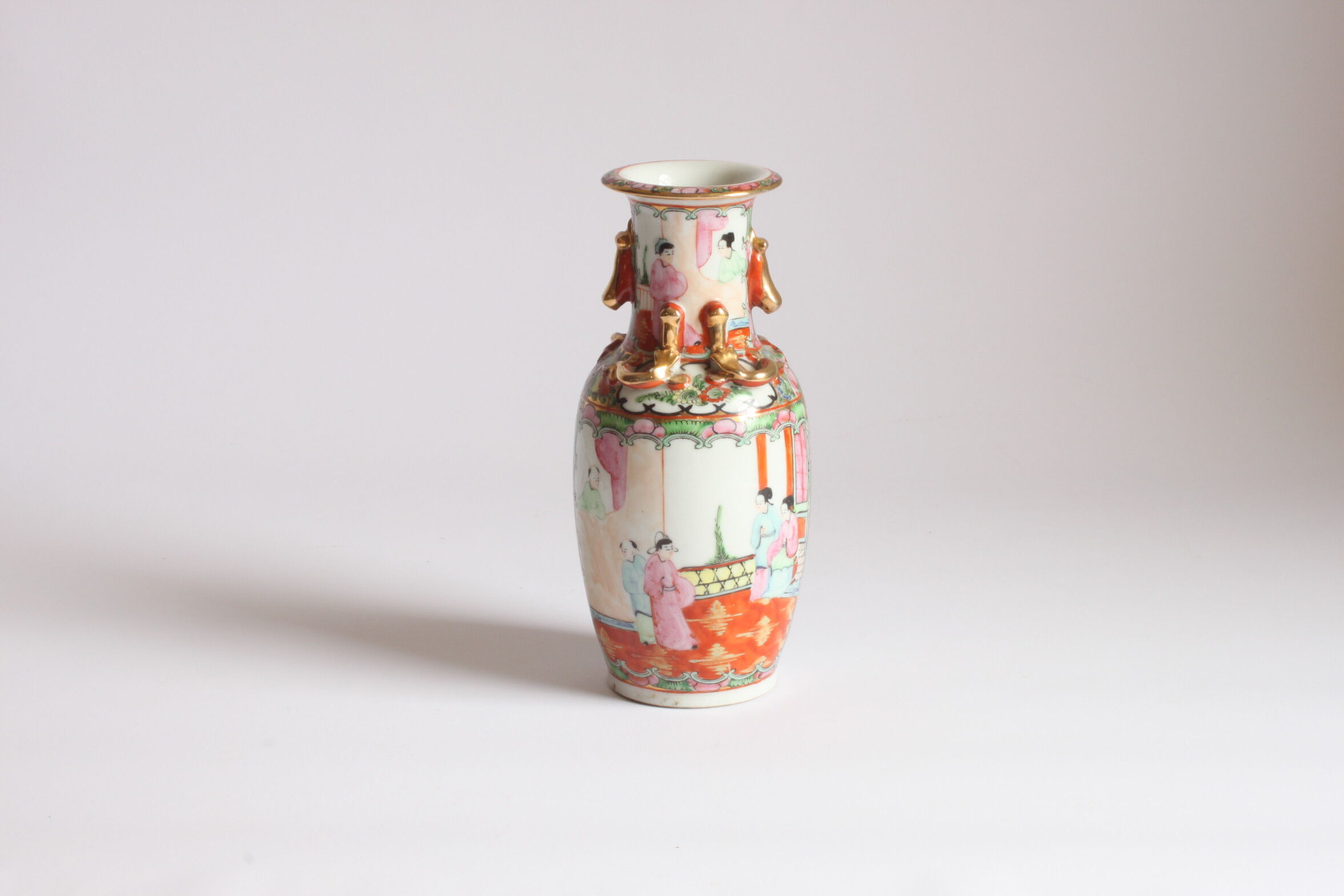 Chinese Canton rose medallion vase, 19th century
