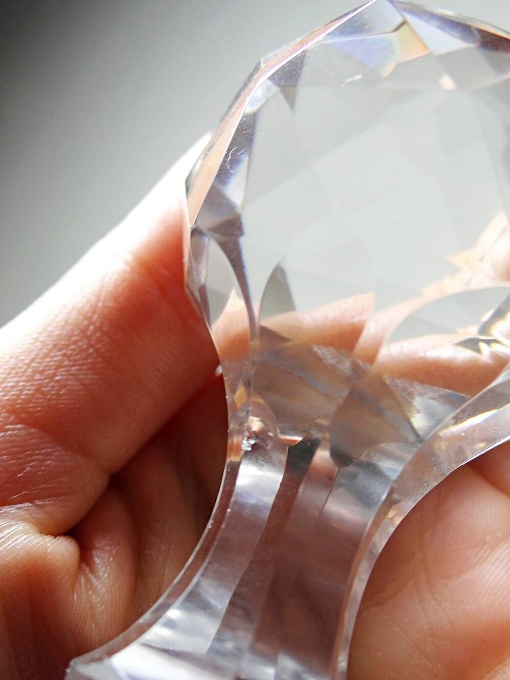 Antique crystal decanter from Nancy, engraved, circa 1920-1930.