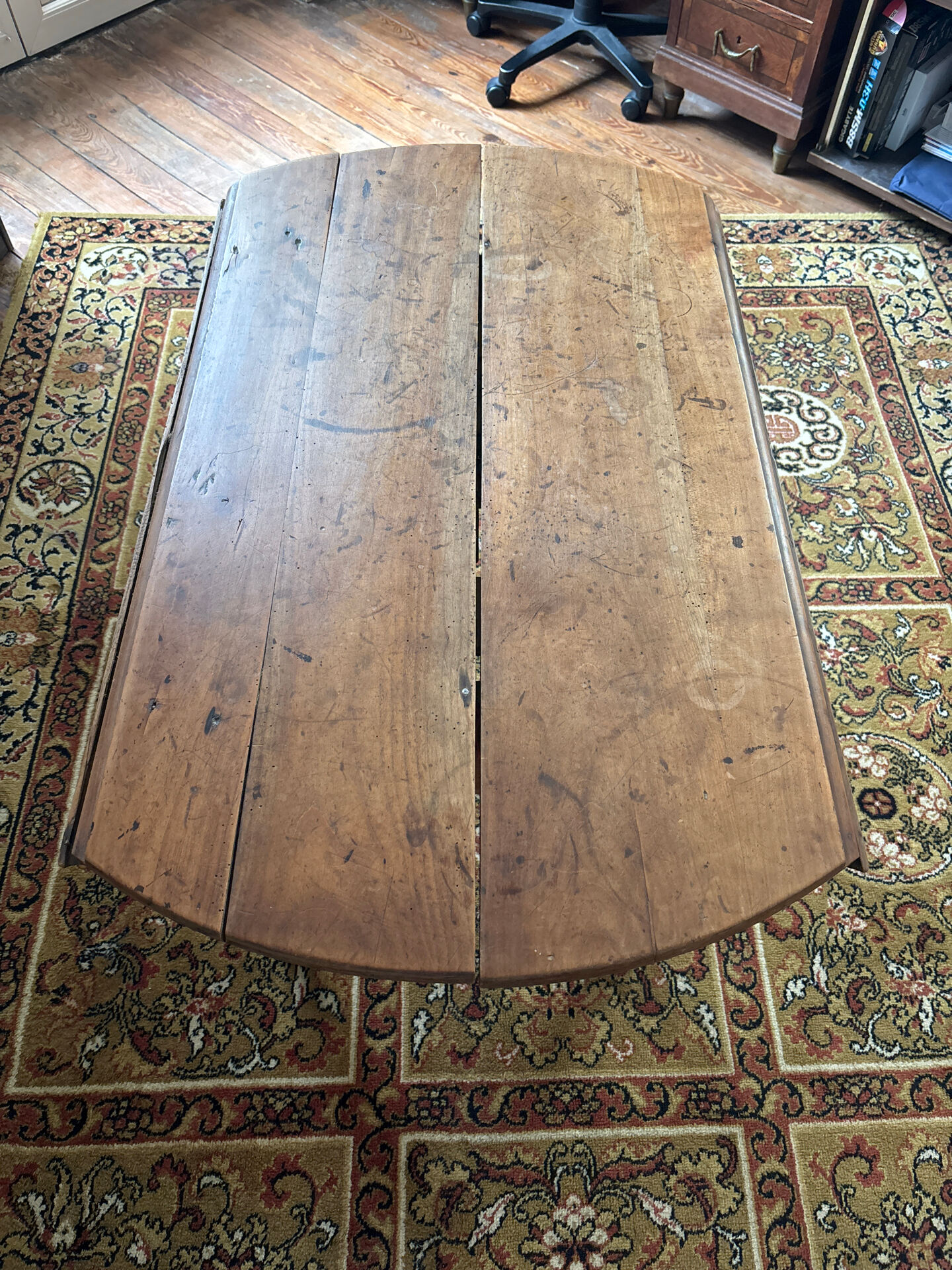 Table ronde en bois