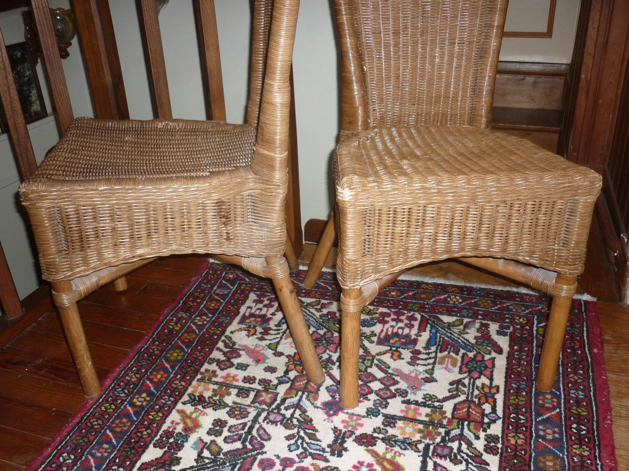 Pair of 2 rattan chairs