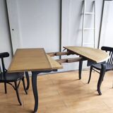 Antique extendable round table with Louis XV style extension