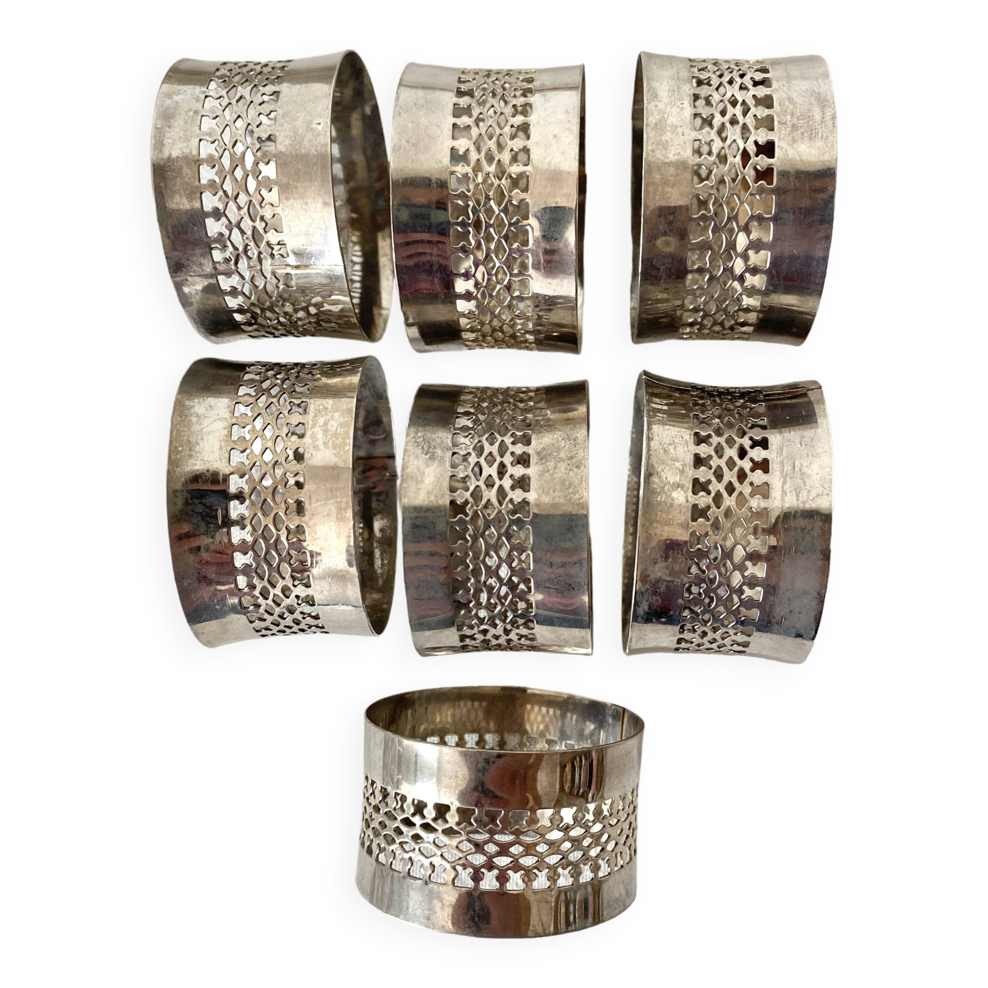 Openwork metal napkin rings
