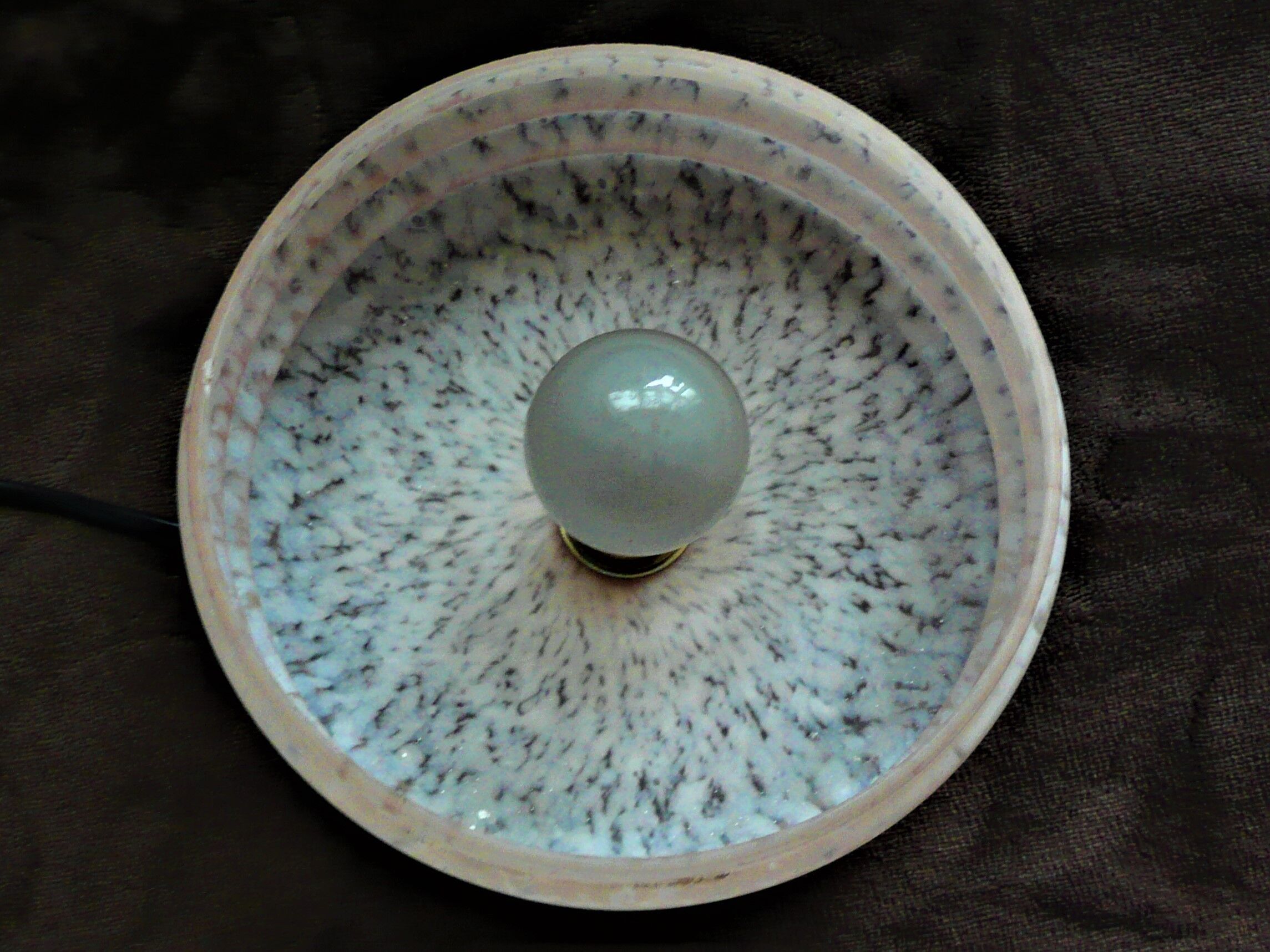 Clichy glass suspension