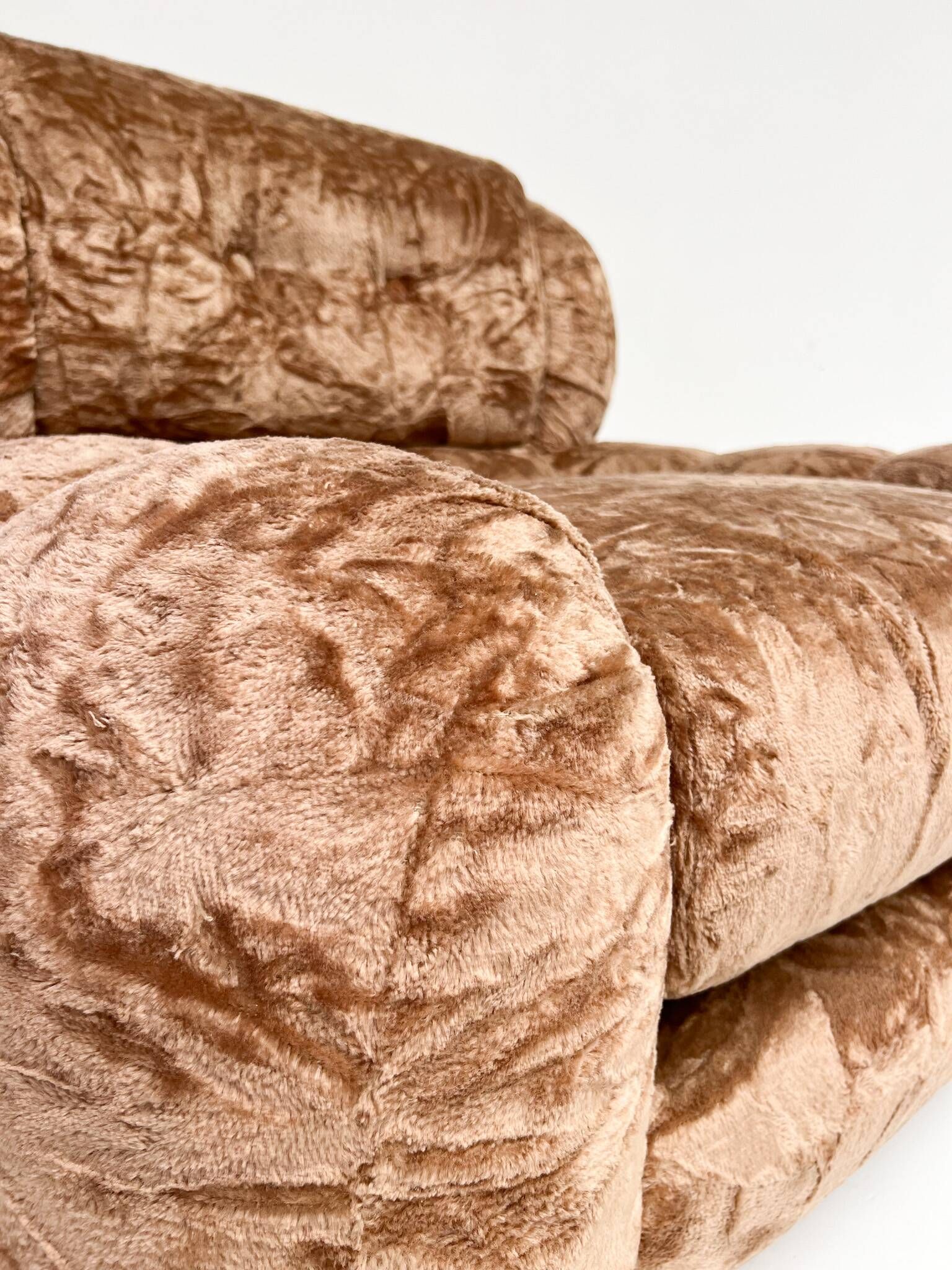Fauteuil XL italien en velours, années 1970