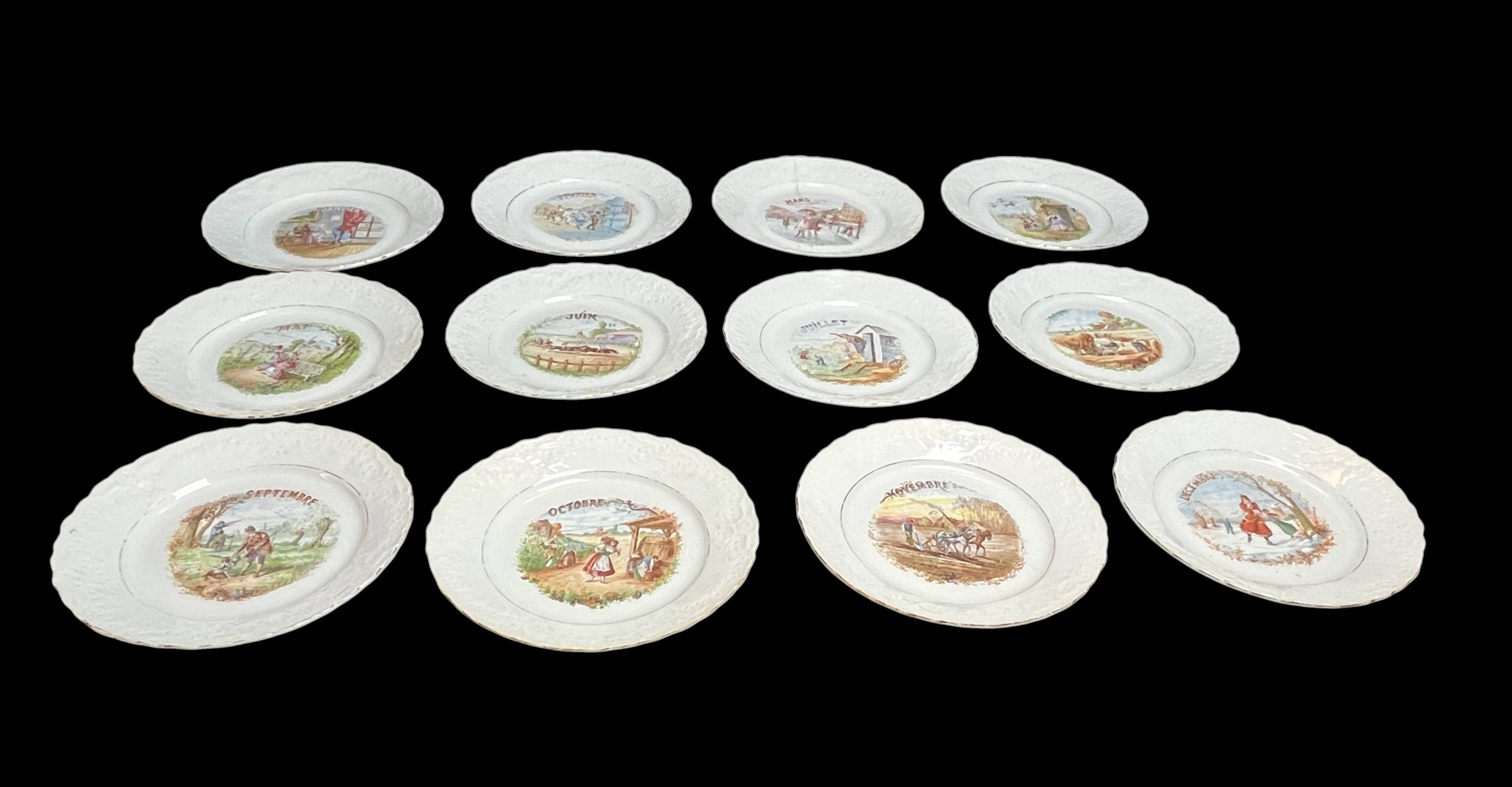 Arts de la table, douze assiettes dessert mois de l’année vers 1930