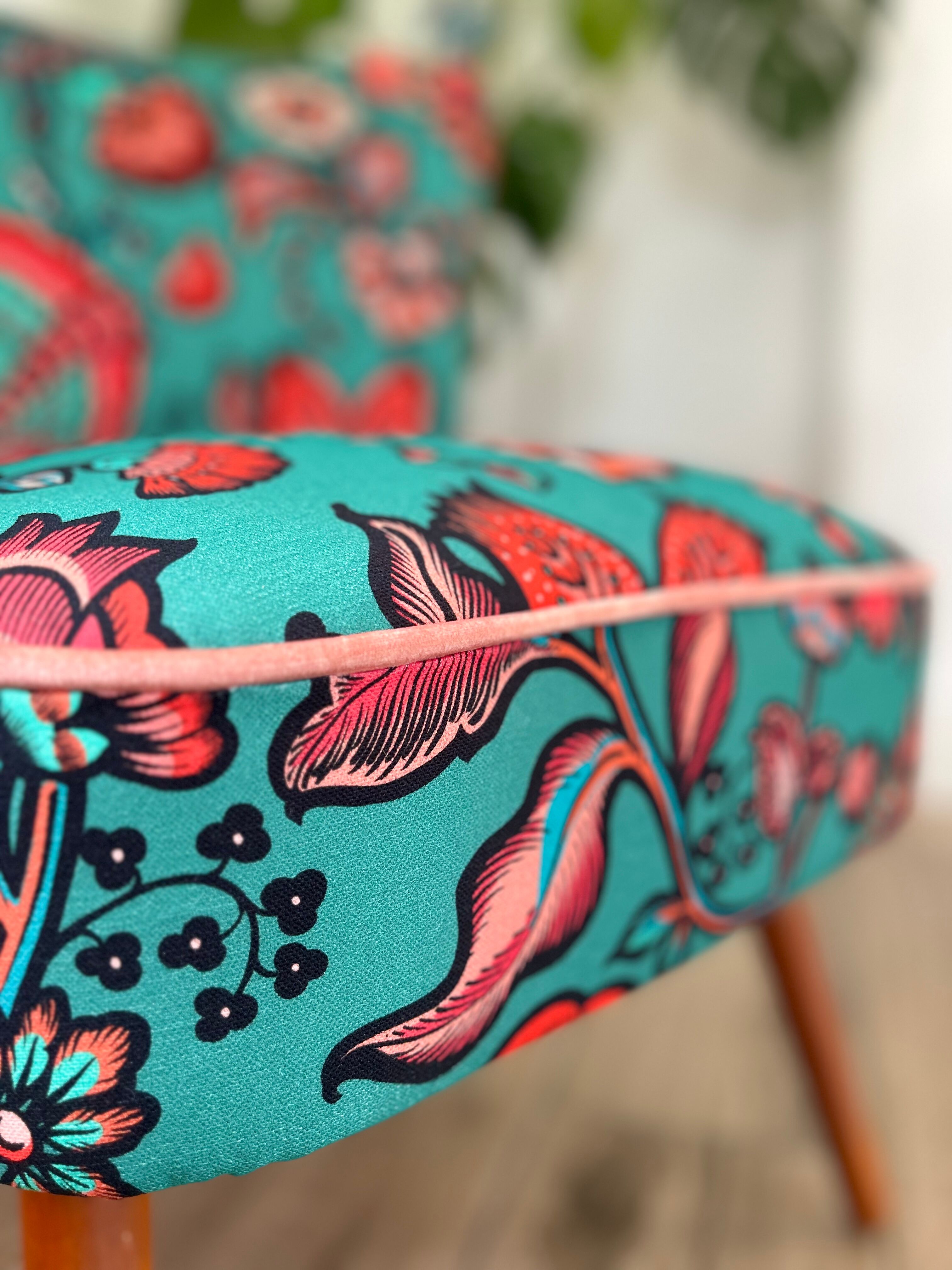 Cocktail chair