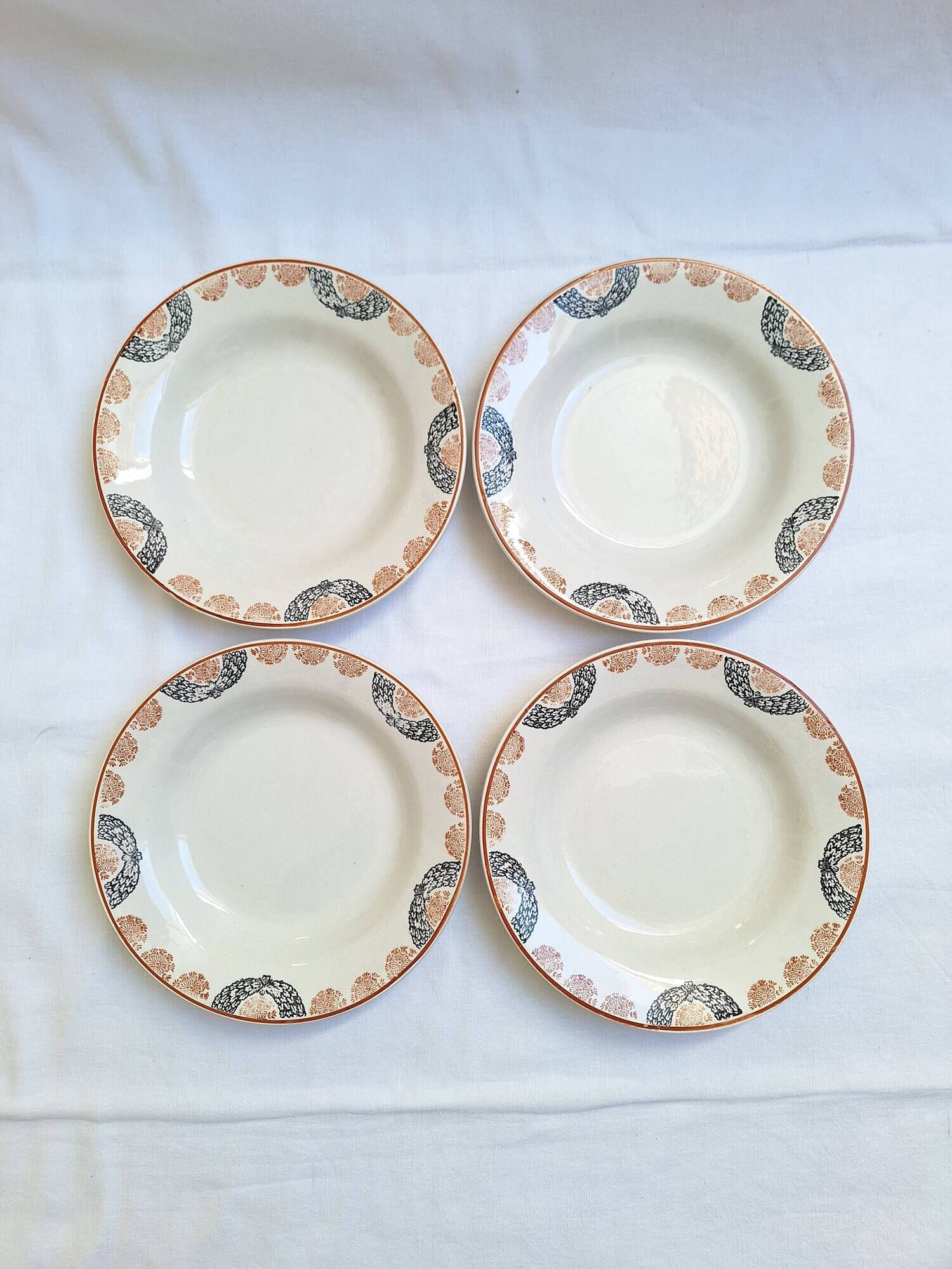 HBCM deep plates model Pauline orange and black