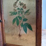 Key holder in wood and brass flower illustration