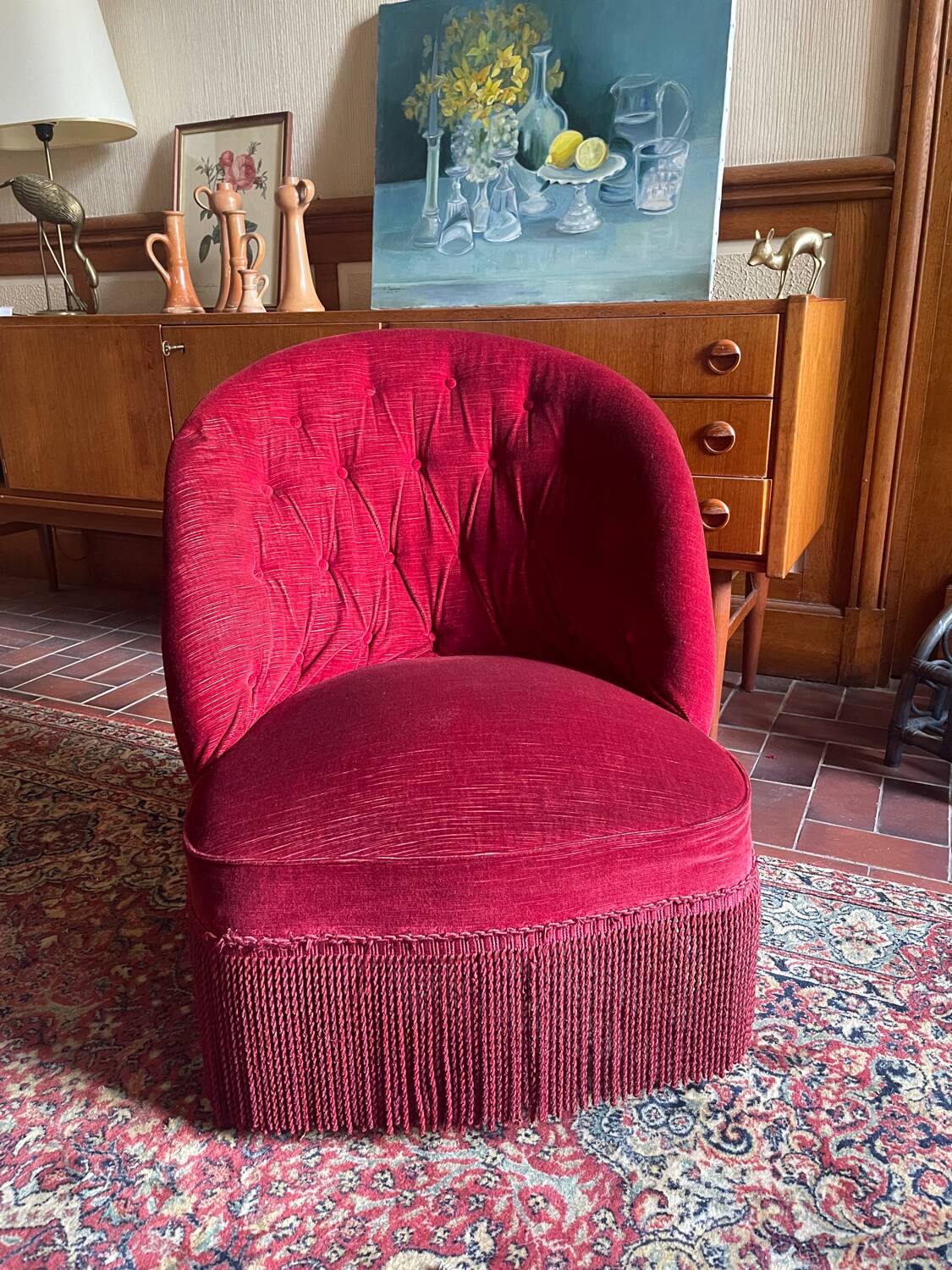 Upholstered toad chair