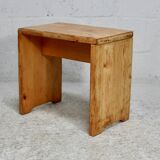 Selection by Charlotte Perriand for Les Arcs, set of 5 pine stools. France, circa 1960