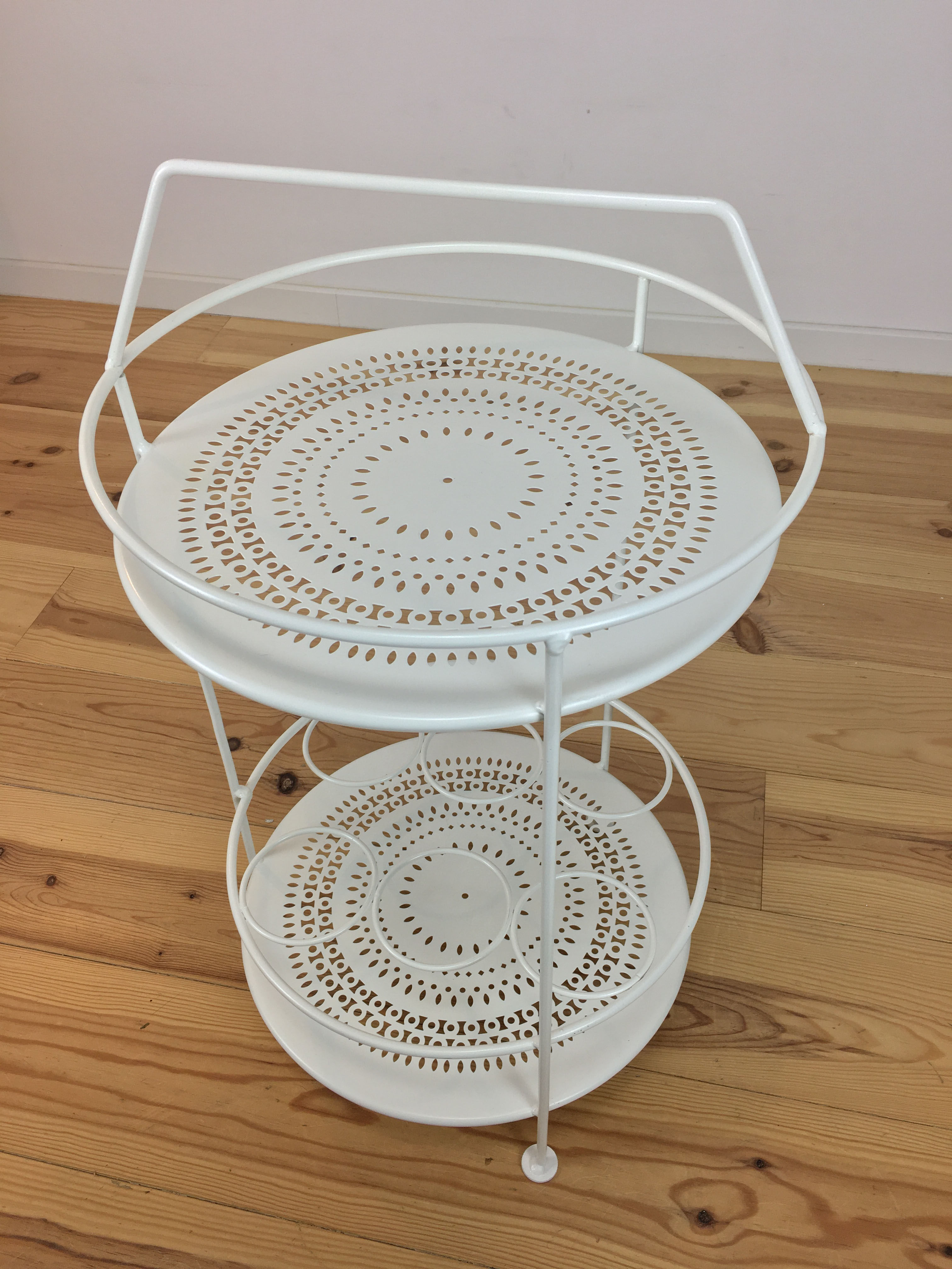 Dessert perforated sheet metal and white wrought iron, round, by Fermob