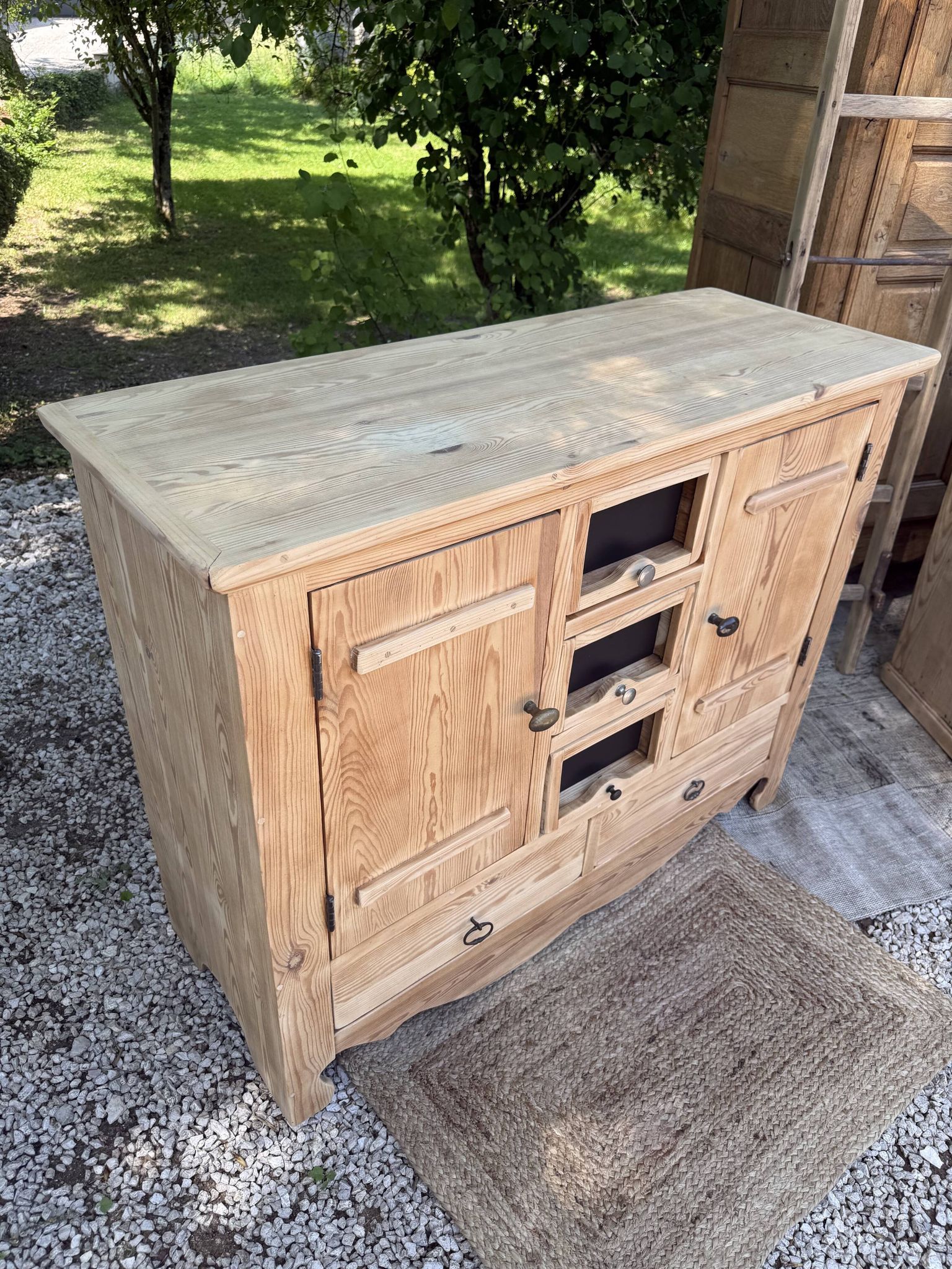 Meuble de rangement / Buffet pin massif