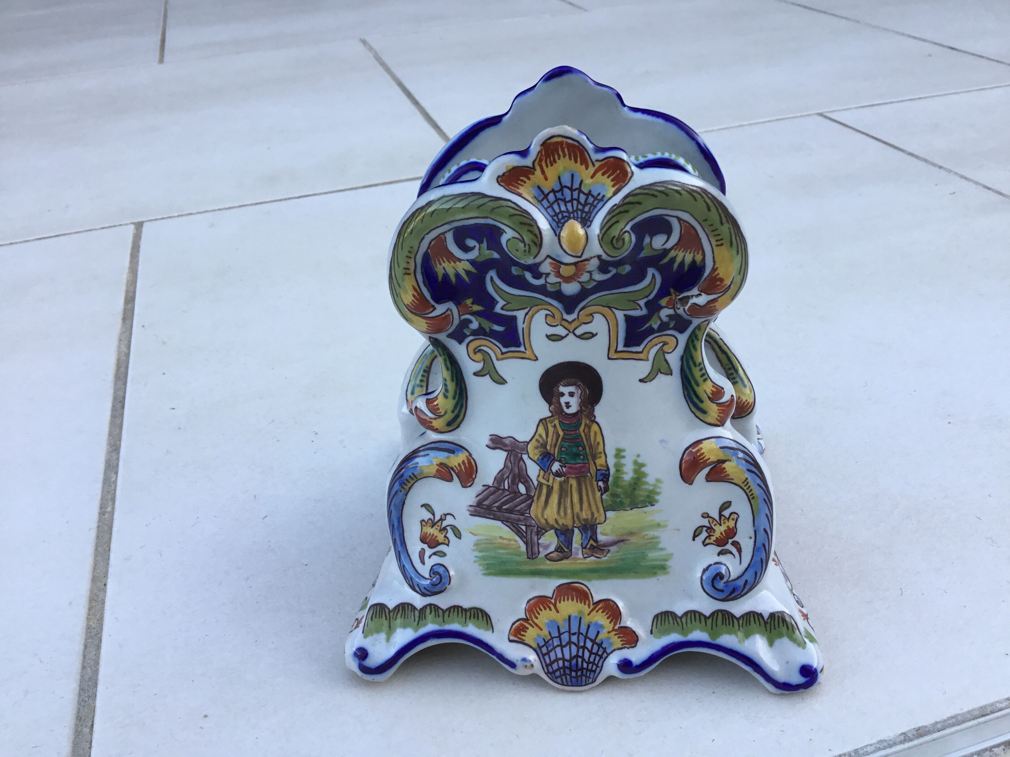 Rouen letter or mail door