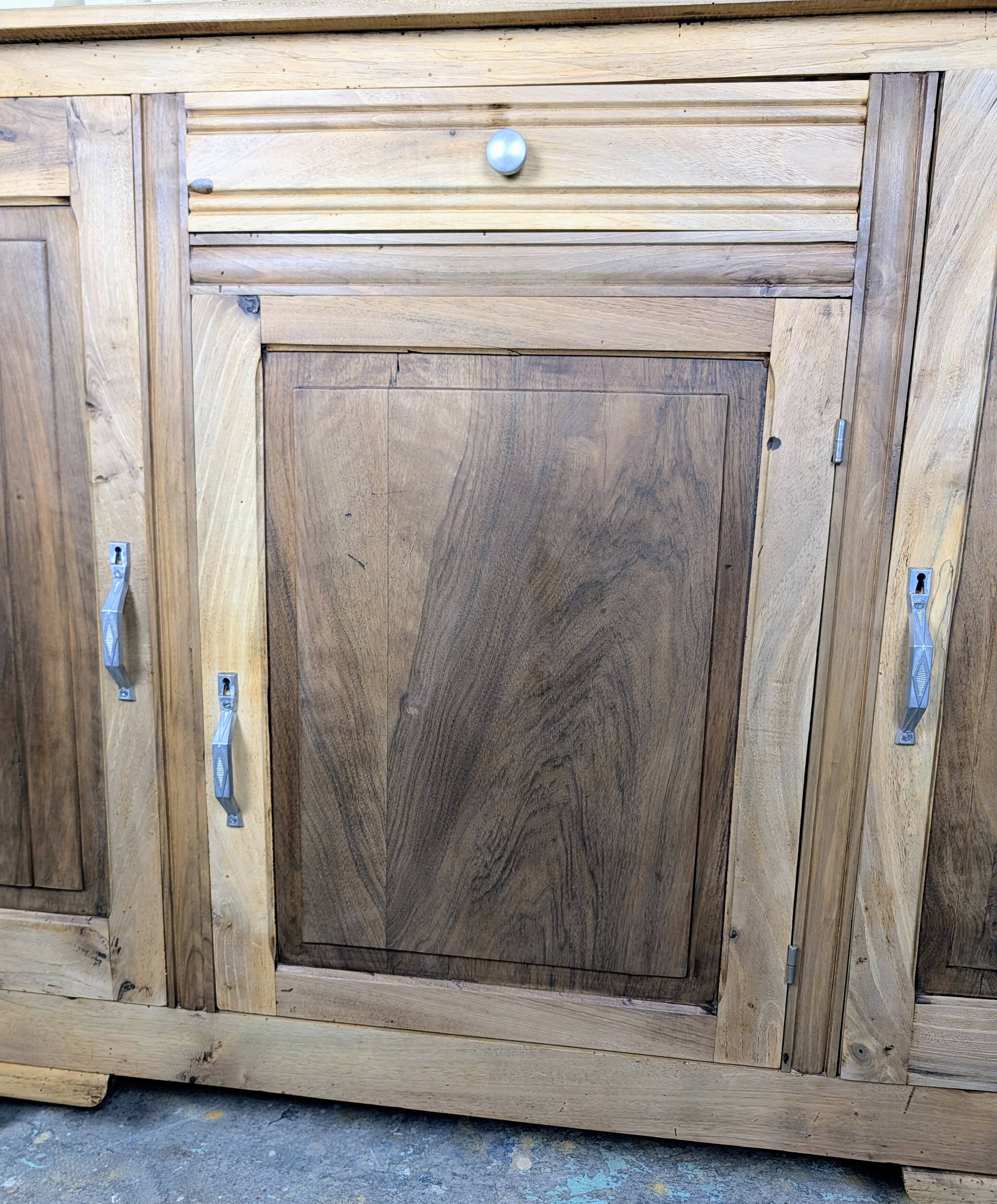 Buffet with 3 doors