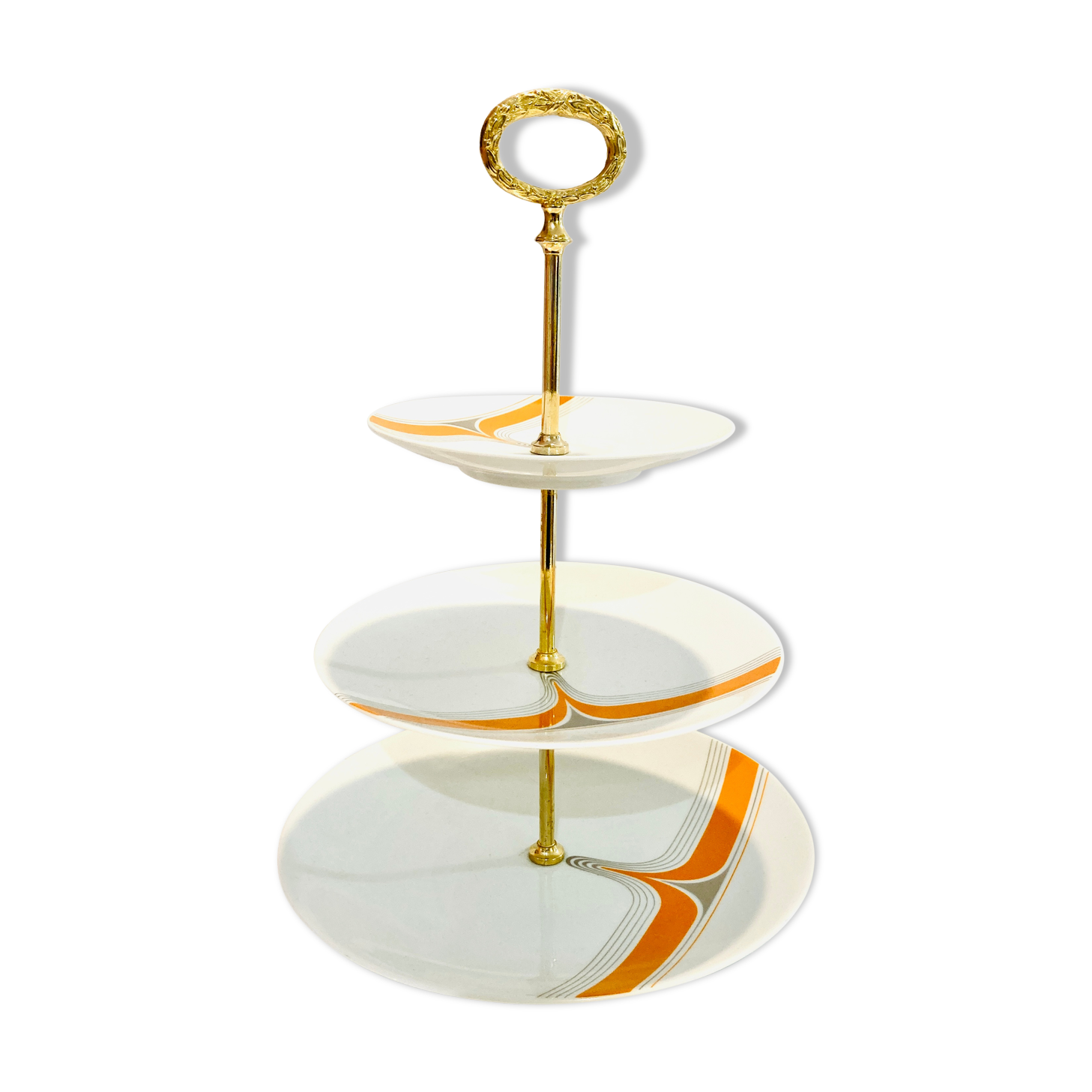 Porcelain cake display