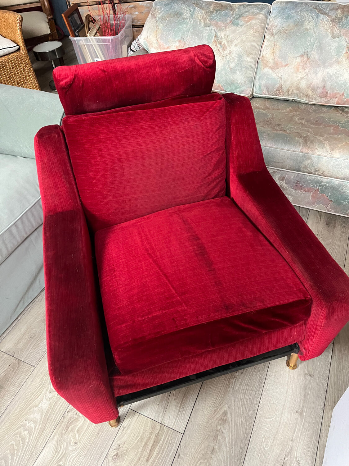 Set of 3 airborne velvet red armchairs