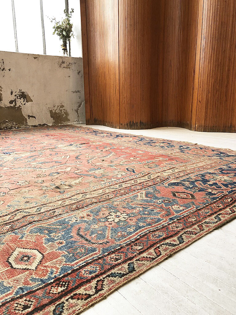 Persian XXL carpet early 20th century 260x351cm