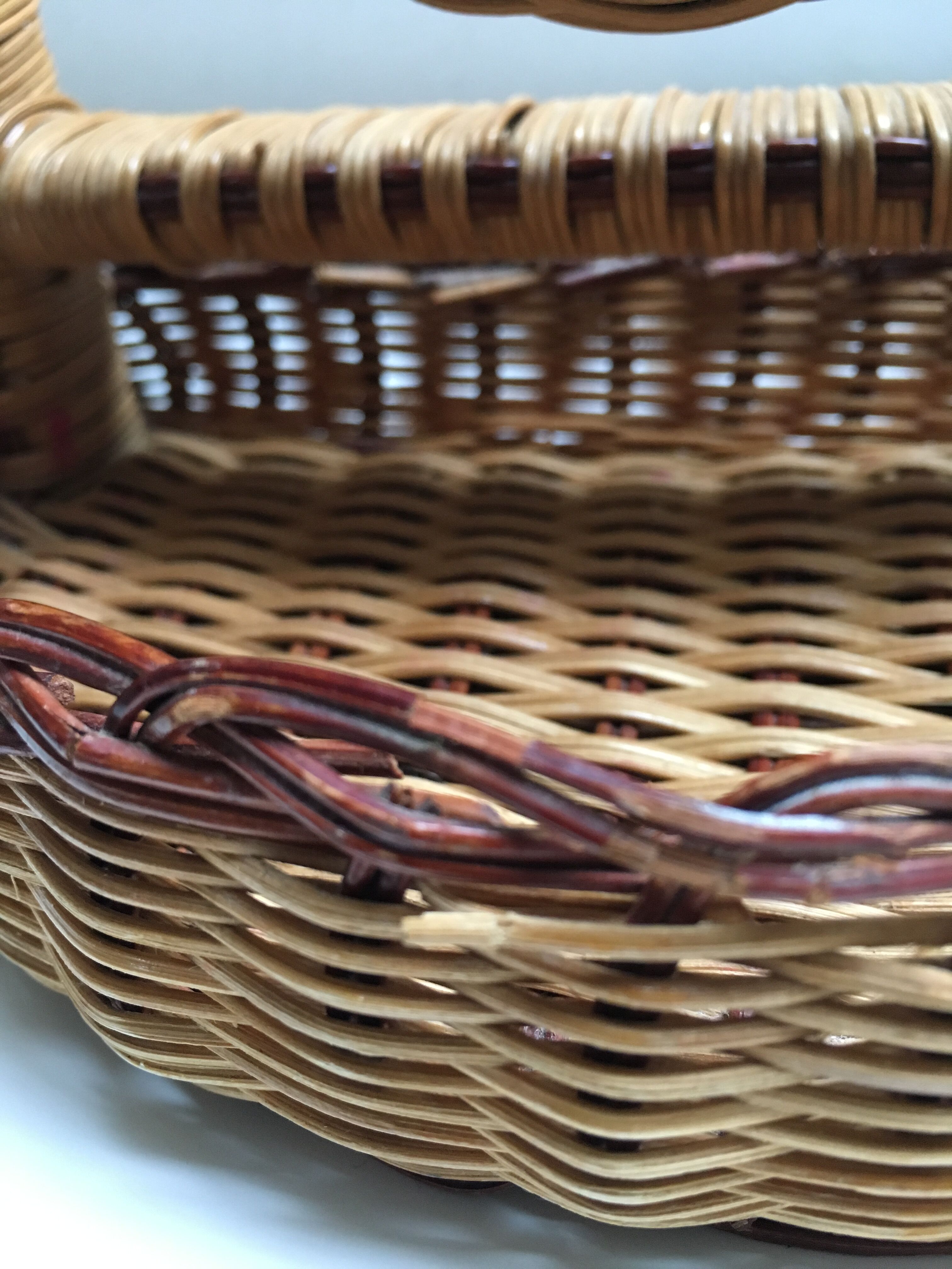 Table mirror in rattan 29 x 20 cm