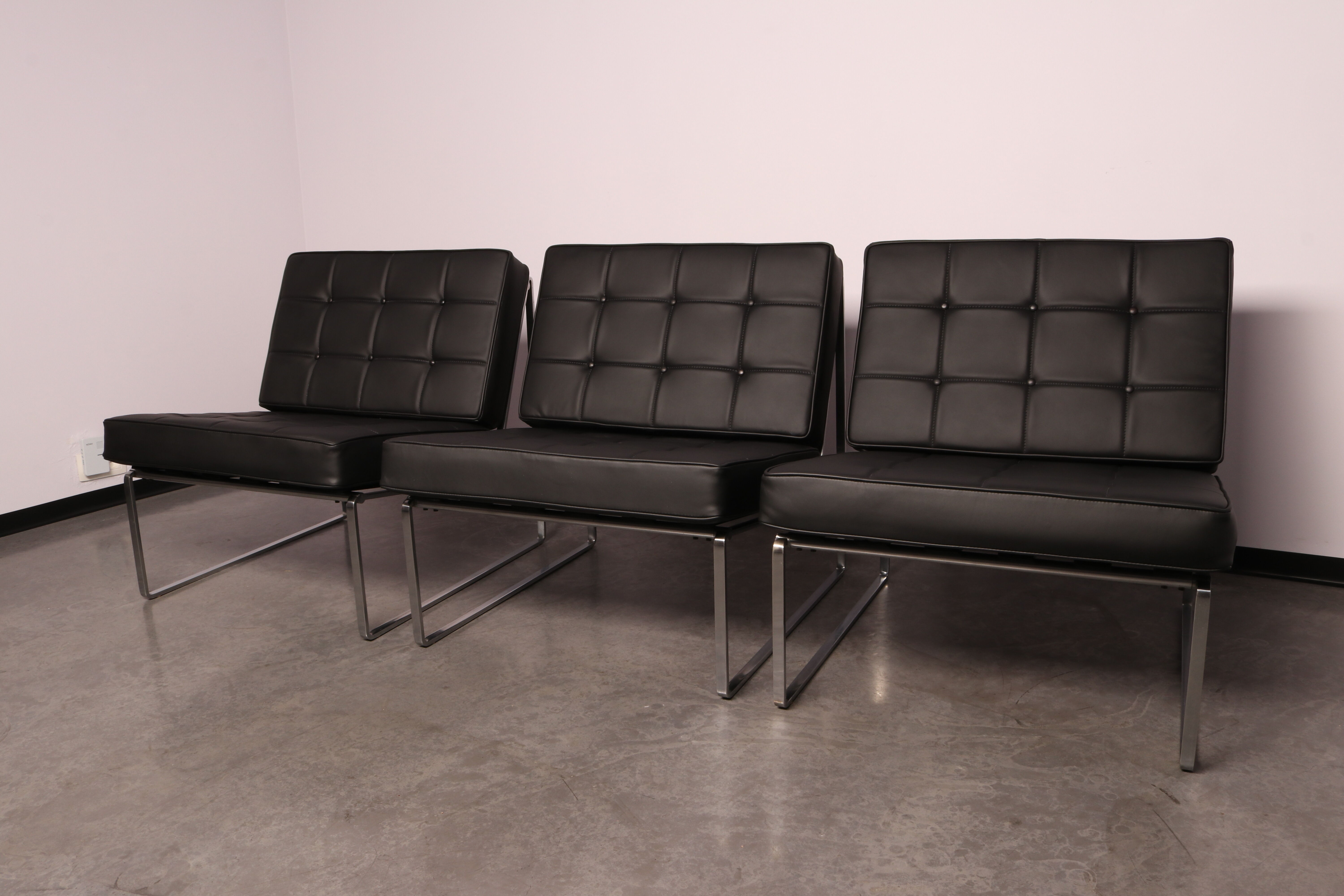 Set of 3 lounge chairs in black leather - model 024 - by Kho Liang Ie for Artifort - The Netherlands