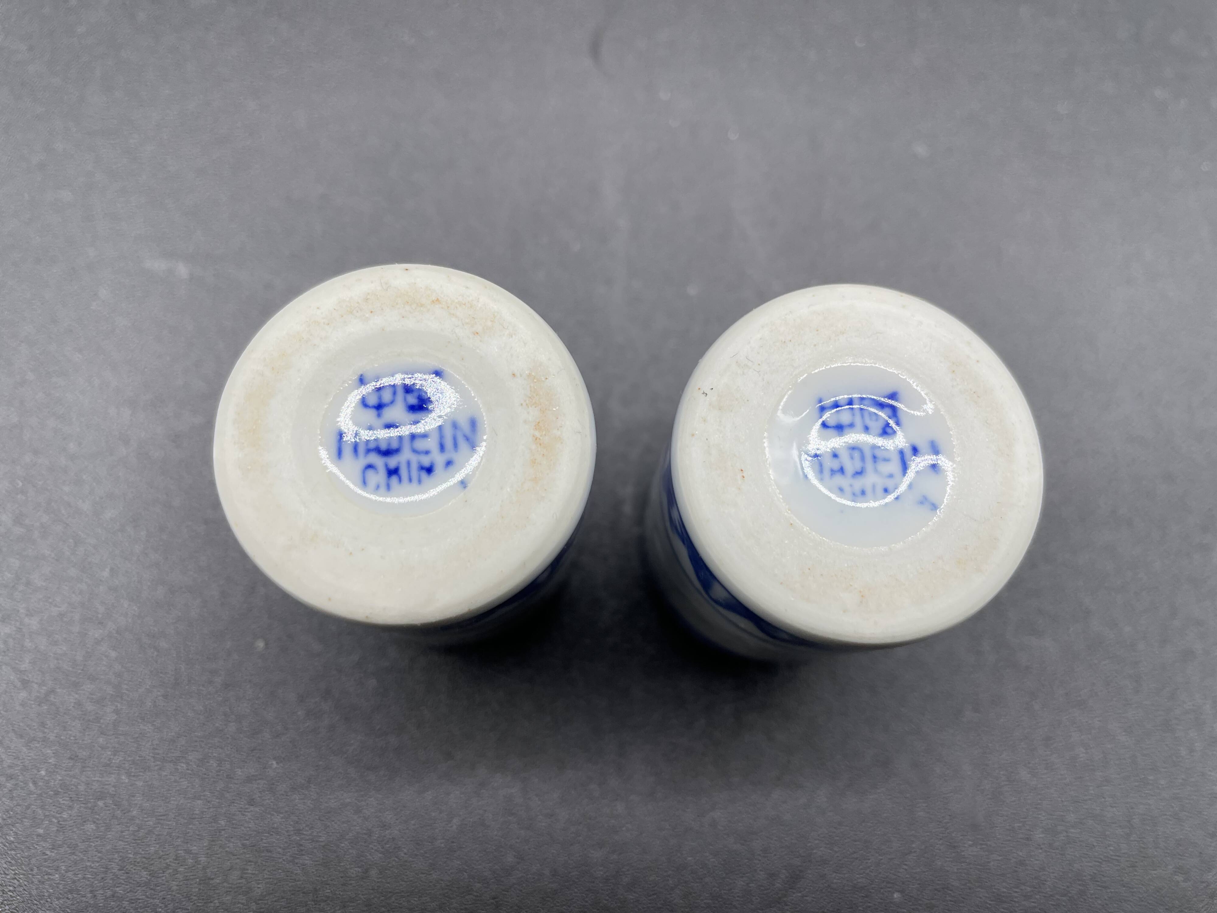 Elegant table set, Chinese porcelain, blue and white, condiments.