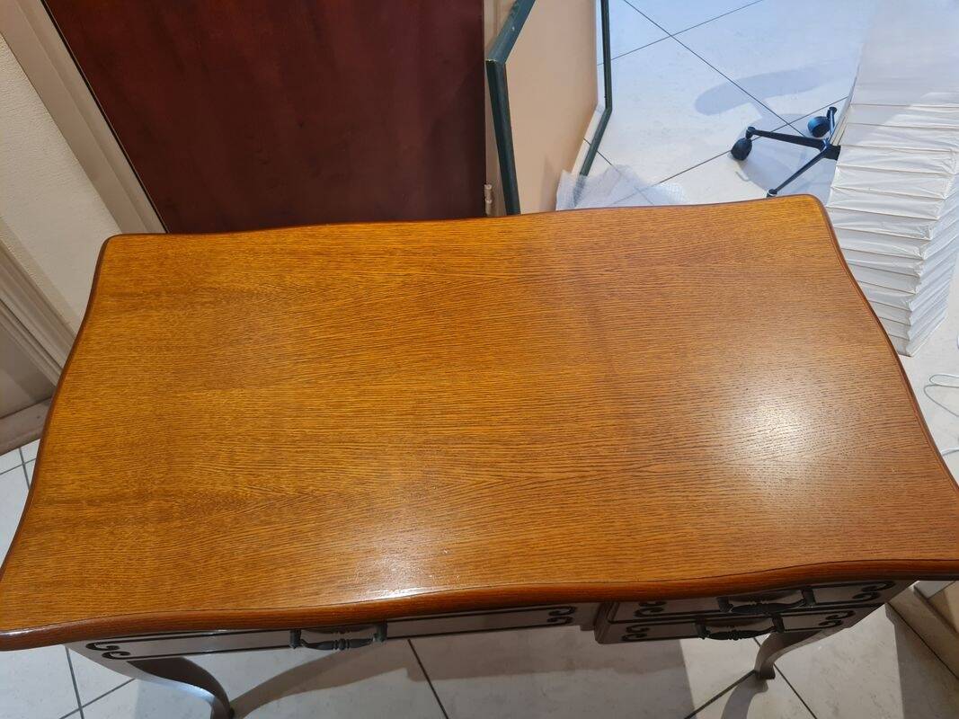Flat desk in Louis XV style, warm-toned wood, 3 drawers.
