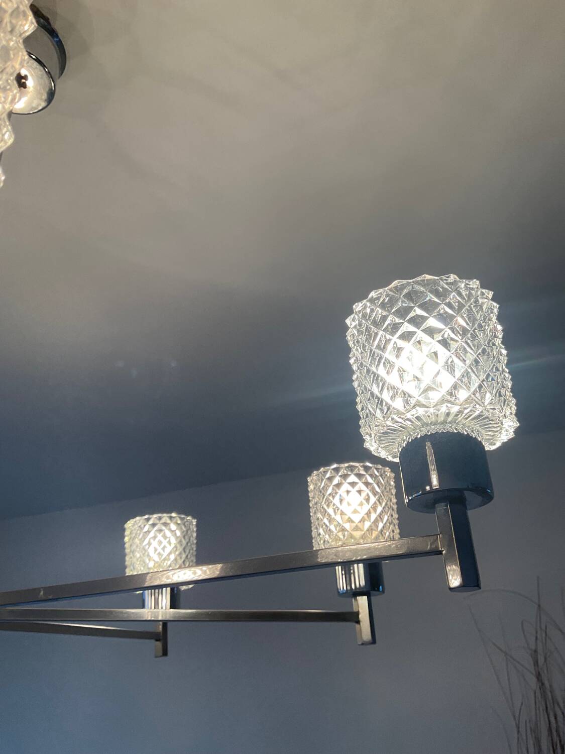 Vintage Italian chandelier from the 60s in chromed metal and glass