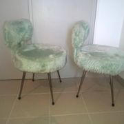 Paire de fauteuils moumoute type