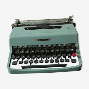 Machine à écrire Olivetti Lettera 32 bleue