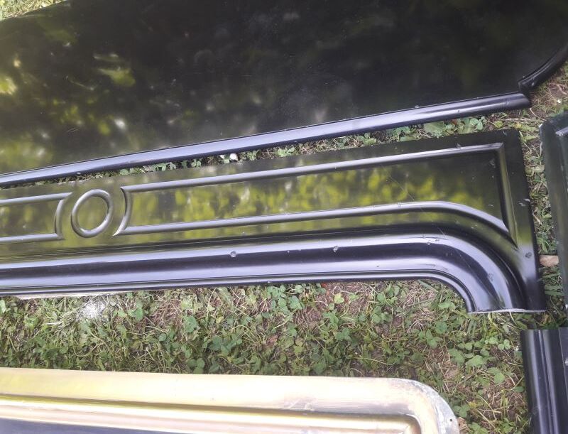 Fireplace XVIII° black marble louis XIV style with narrowed and floor slabs