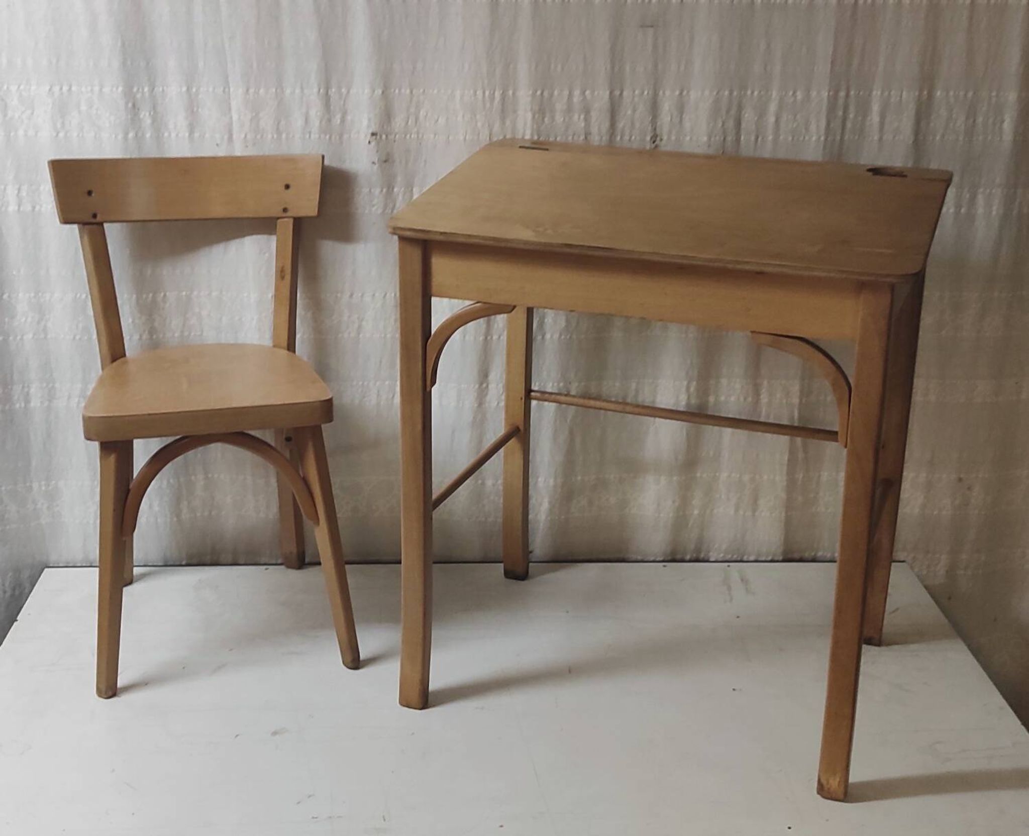 Bureau et chaise pour enfant en bois - mid. XXéme