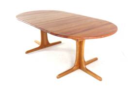 Round 2x Extendable Dining Table "Tjórn" - danish design in teak