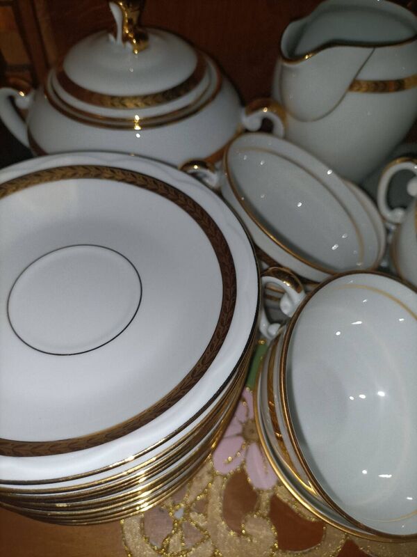 Service à thé en porcelaine de Limoges