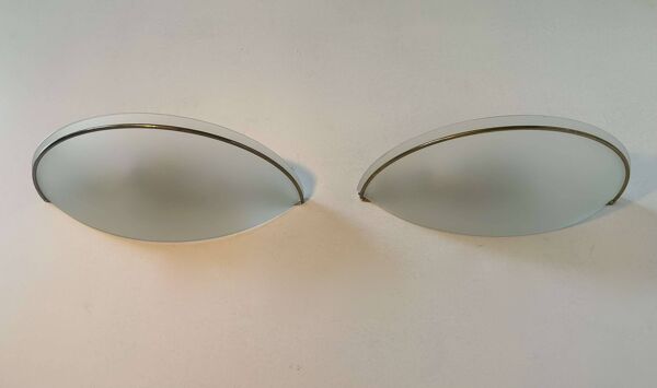 Paire d'applique vintage, laiton et verre sablé, Italie 1970