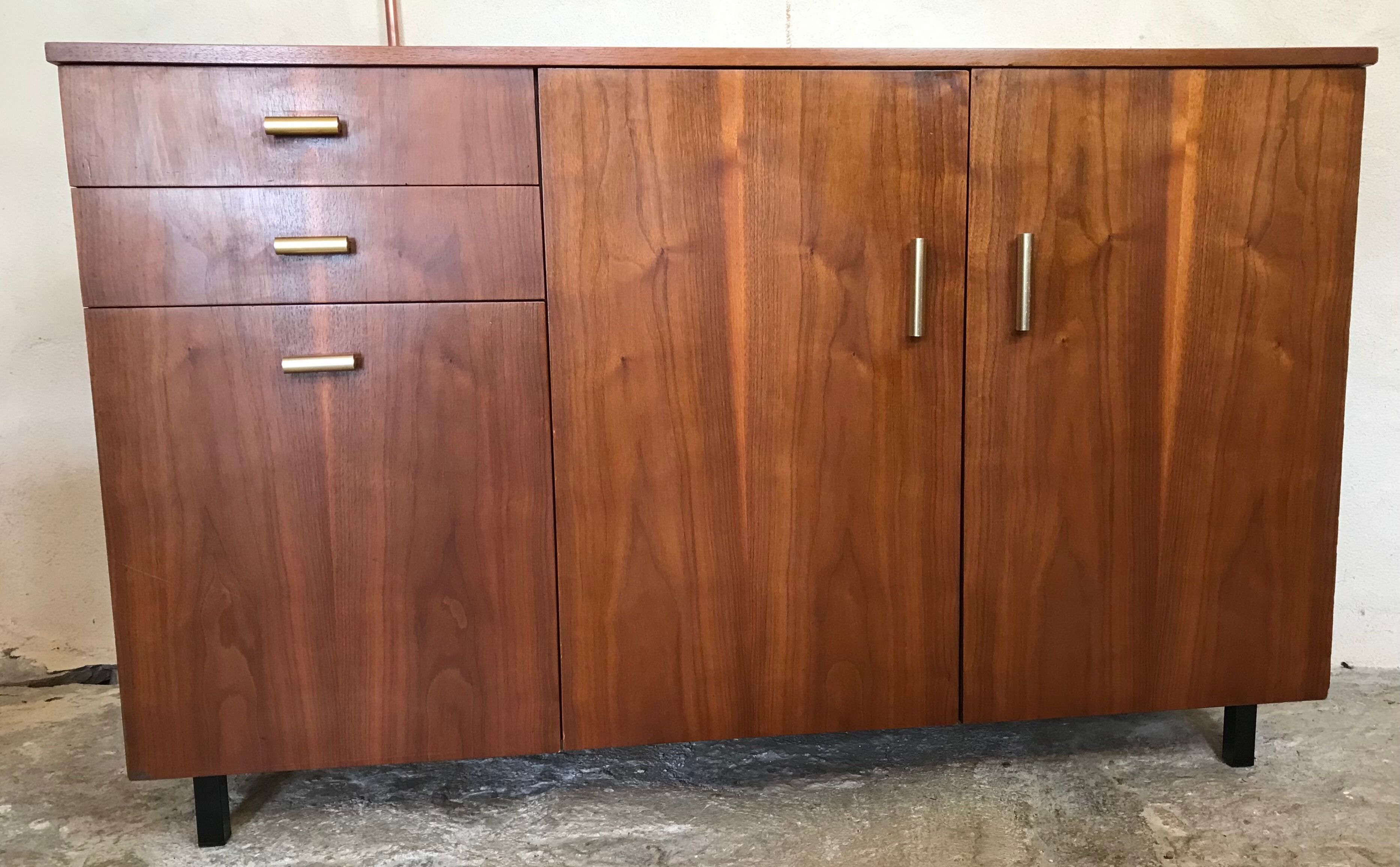 Vintage enfilade 1960-1980's blond walnut veneer handles brass