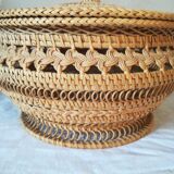Wicker lace basket