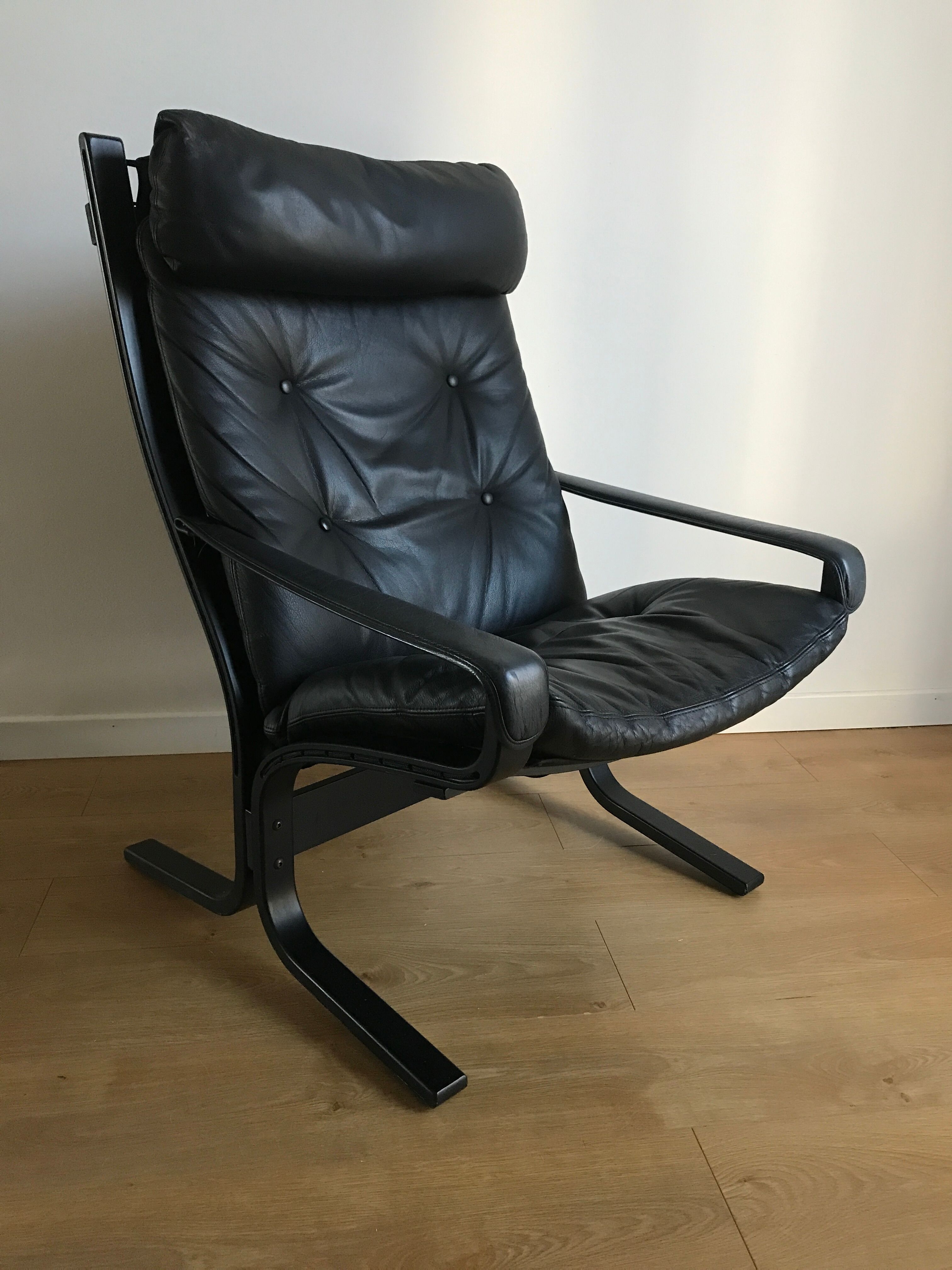 LOUNGE ARMCHAIR SIESTA BLACK LEATHER BY INGMAR RELLING FOR WESTNOFA
